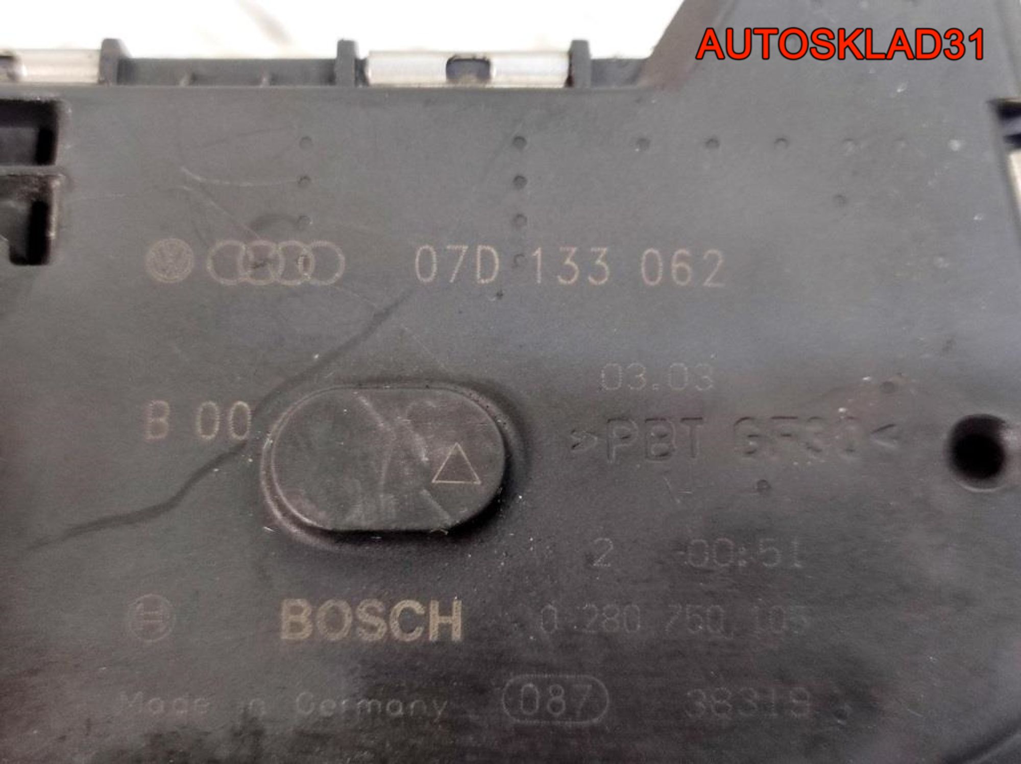 Заслонка дроссельная Audi A8 D3 6.0BHT Бензин 07D133062, 3600 рублей, Дубовое