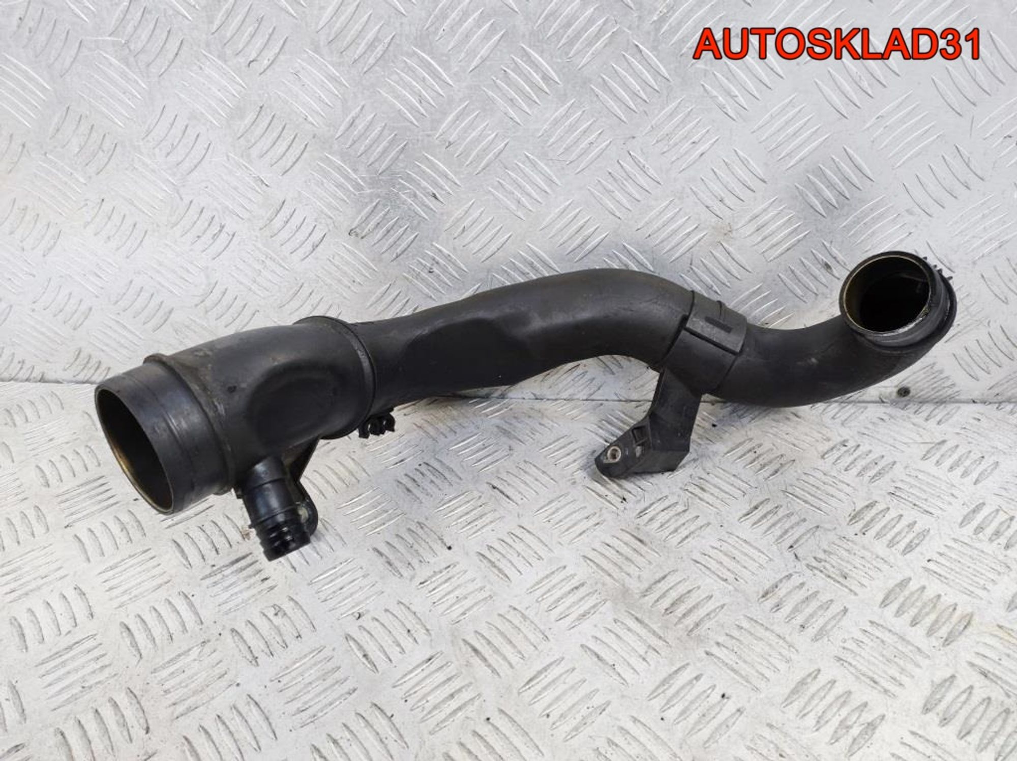 Патрубок воздушного фильтра VW Golf Mk4 1J0129654L, 1700 рублей, Дубовое