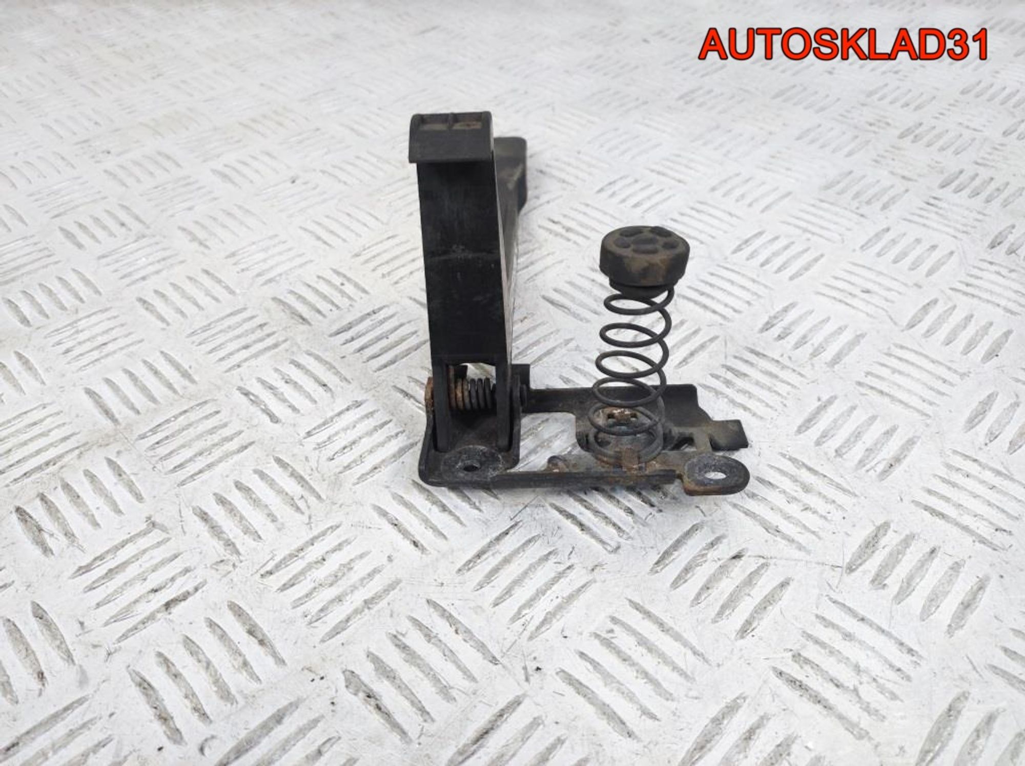 Крючок капота Renault Megane 3 656030006R, 1300 рублей, Дубовое