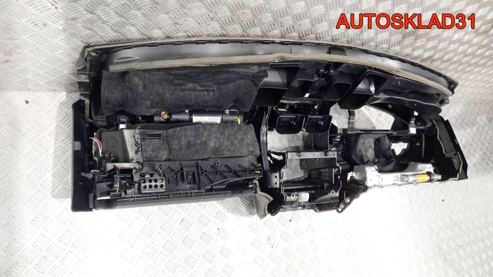 Торпедо Голое Mercedes-Benz W204 A2046803787, 28000 рублей, Дубовое
