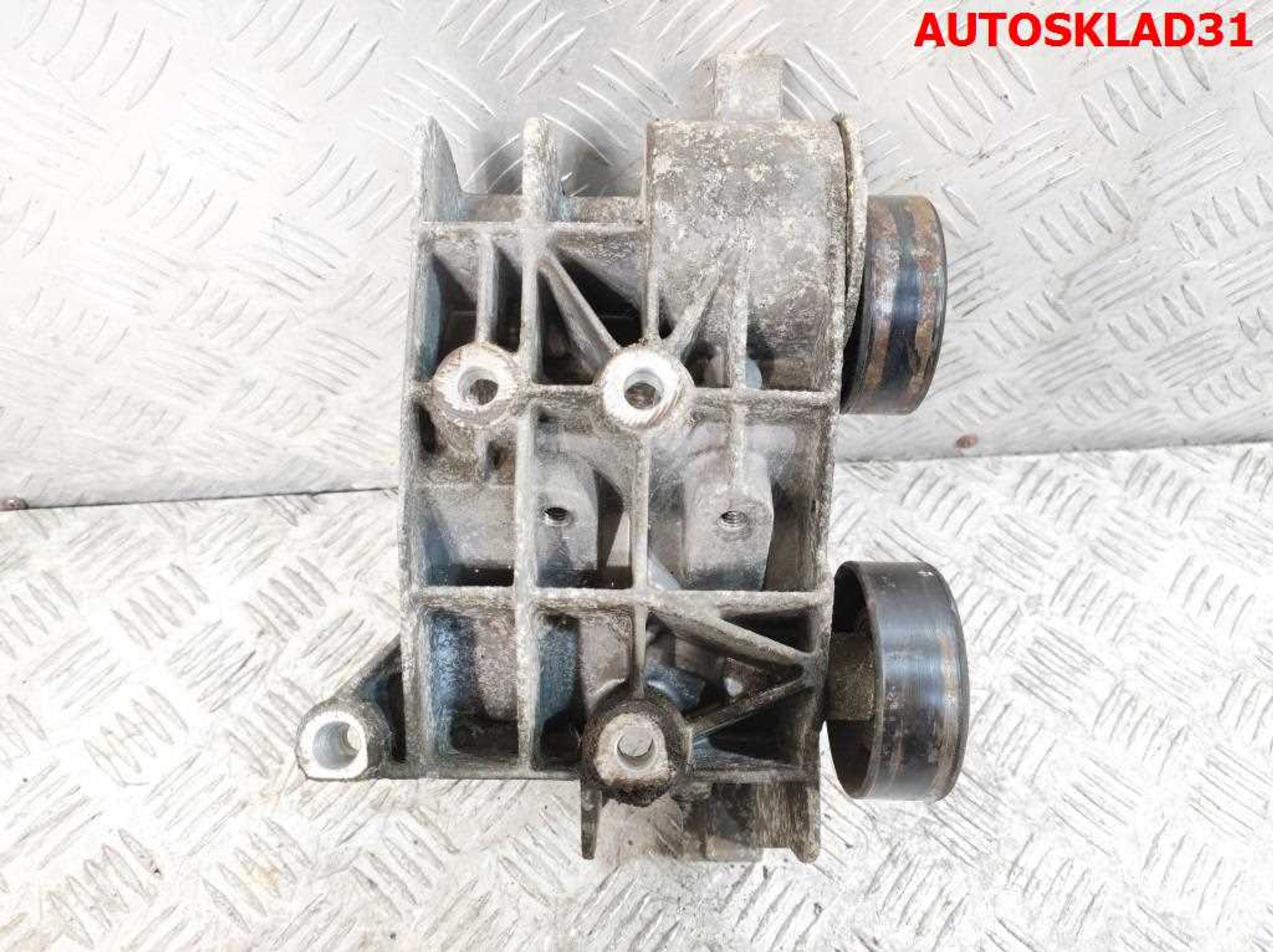 Кронштейн генератора Ford Fiesta 5 E2333A840010, 1000 рублей, Дубовое