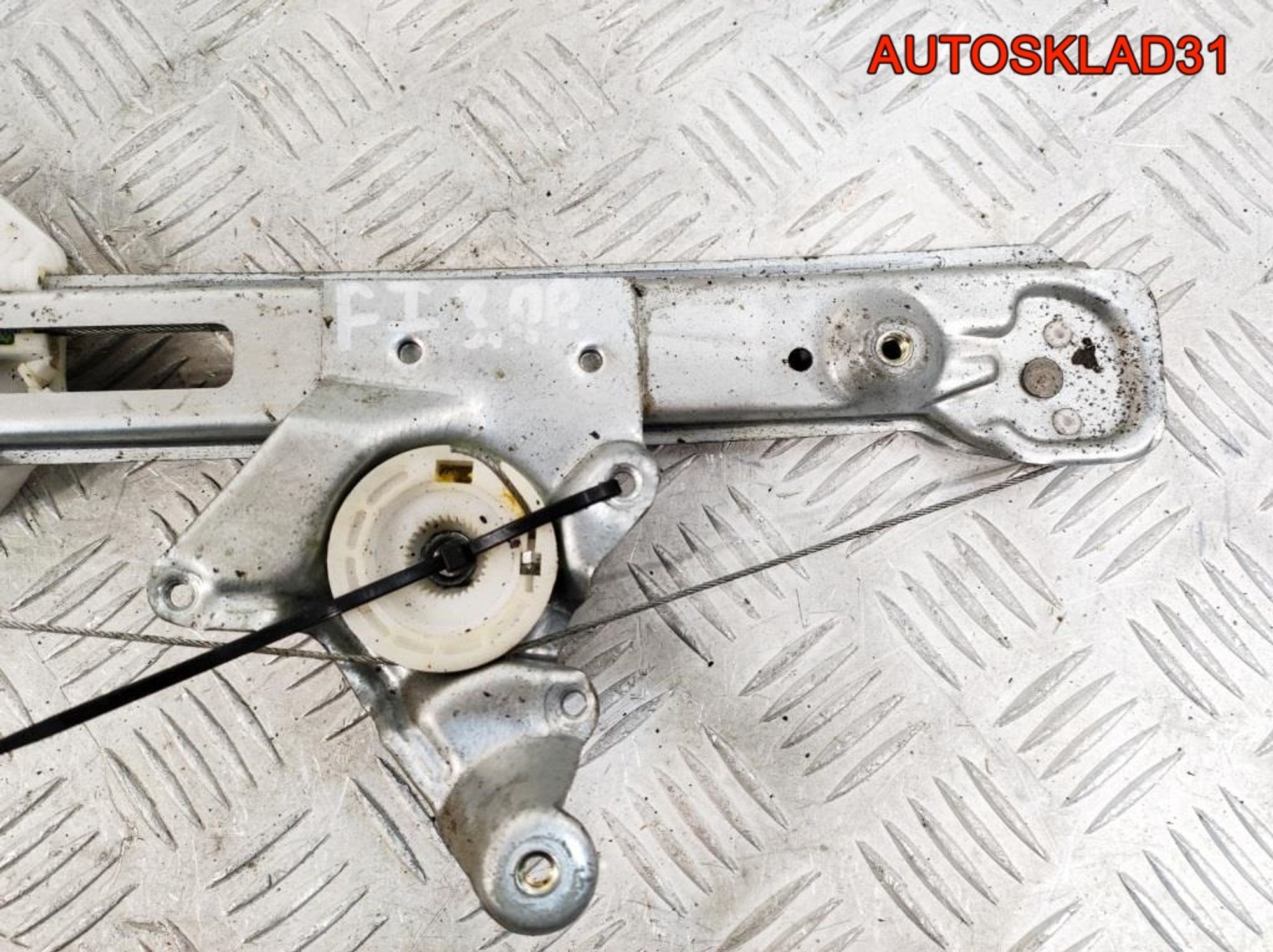 Стеклоподъемник задней правой двери Ford Focus 1, 2300 рублей, Дубовое