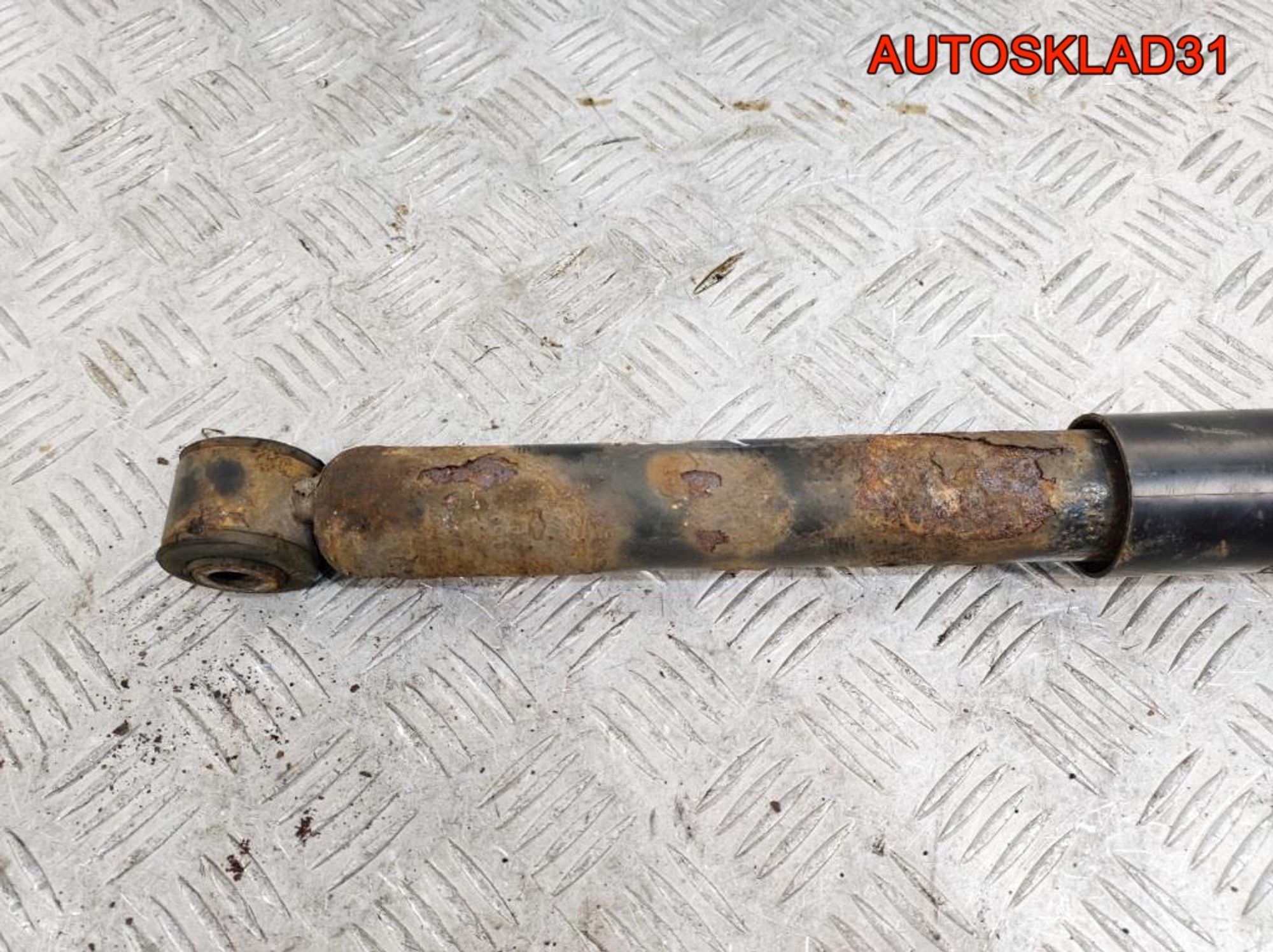 Амортизатор задний Nissan Note E11 562009U000, 900 рублей, Дубовое