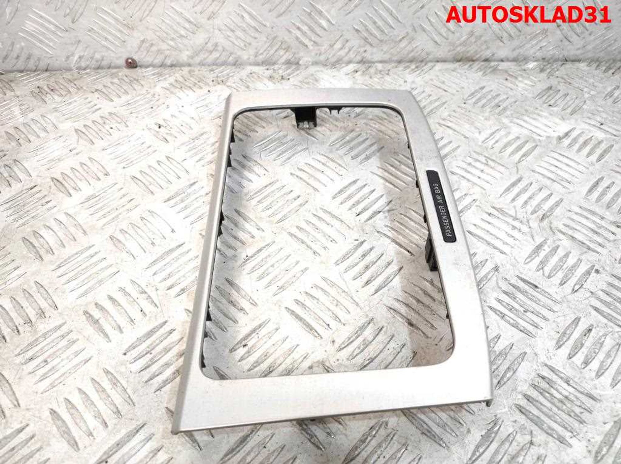 Рамка магнитолы VW Passat B6 3C0858069P, 600 рублей, Дубовое