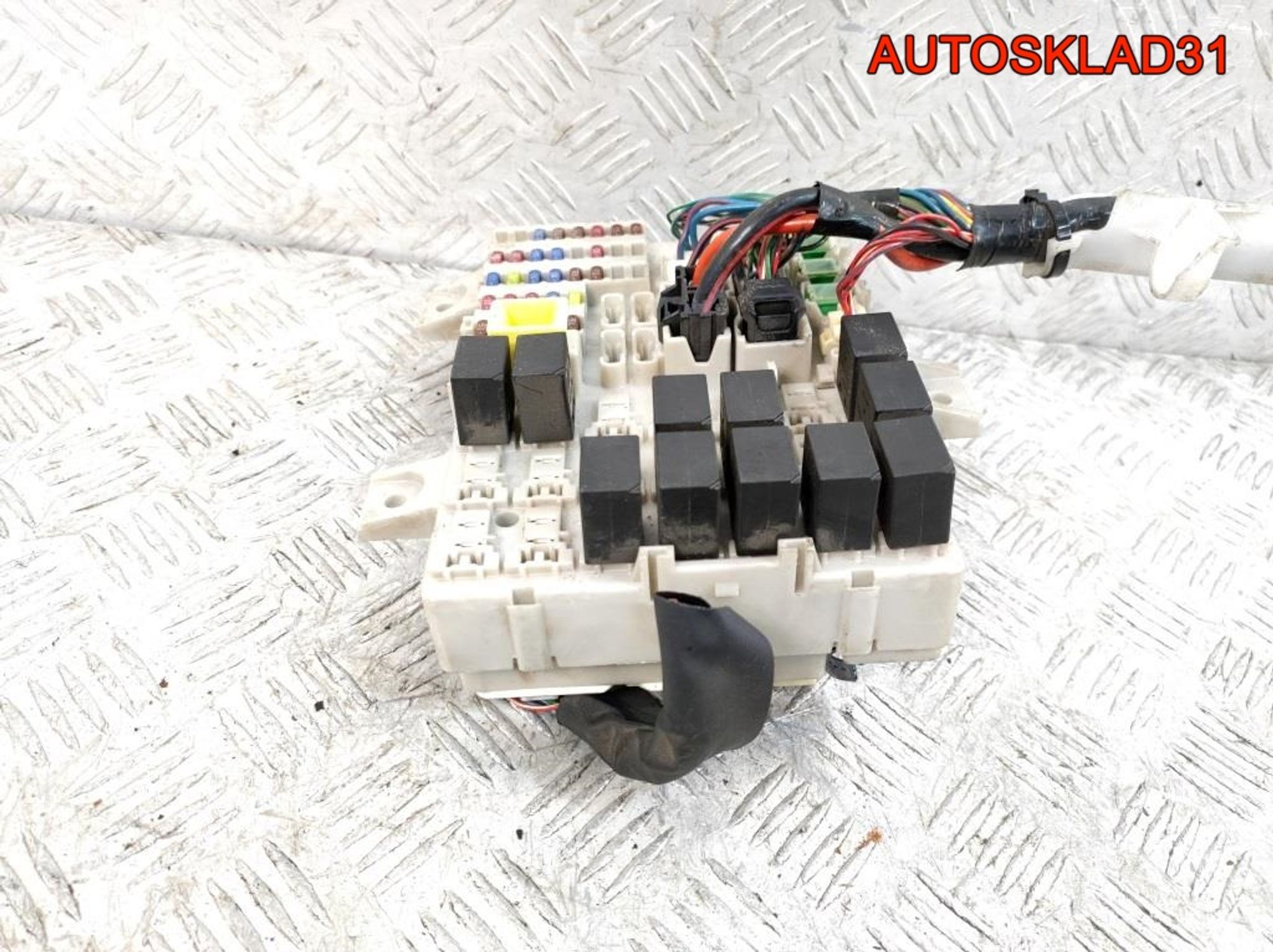 Блок предохранителей Mitsubishi Colt Z3 MN108319, 1700 рублей, Дубовое