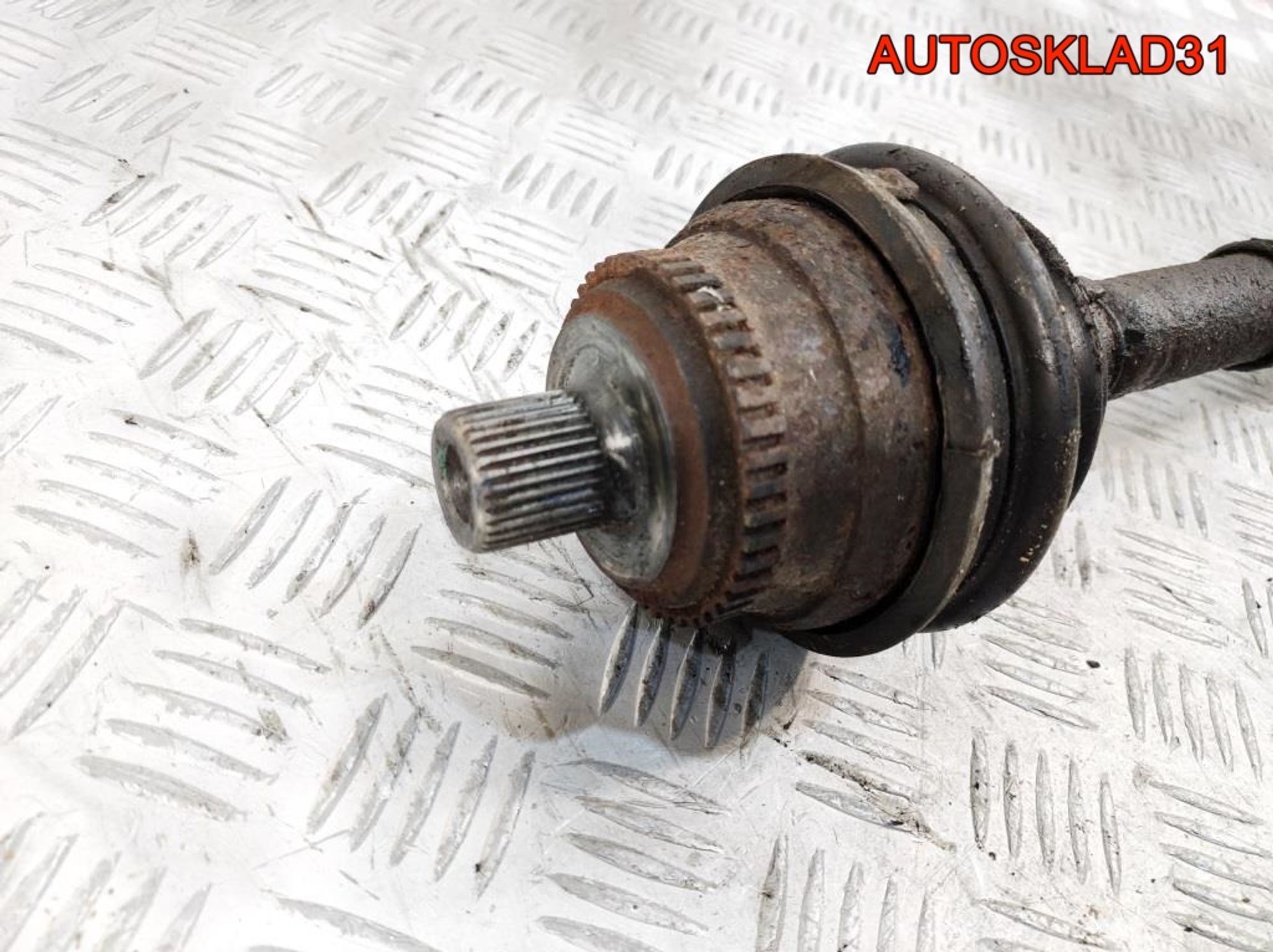 Полуось передняя левая Audi 80 B4 811407331, 2300 рублей, Дубовое