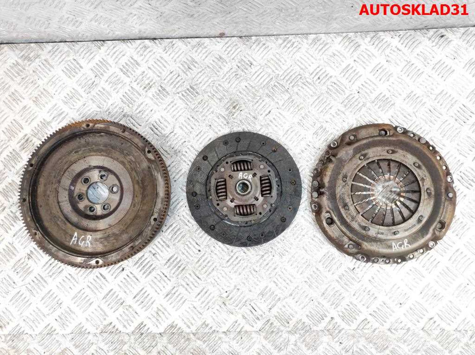 Комплект сцепления VW Golf 4 1,9 AGR Дизель 037105273C, 4500 рублей, Дубовое