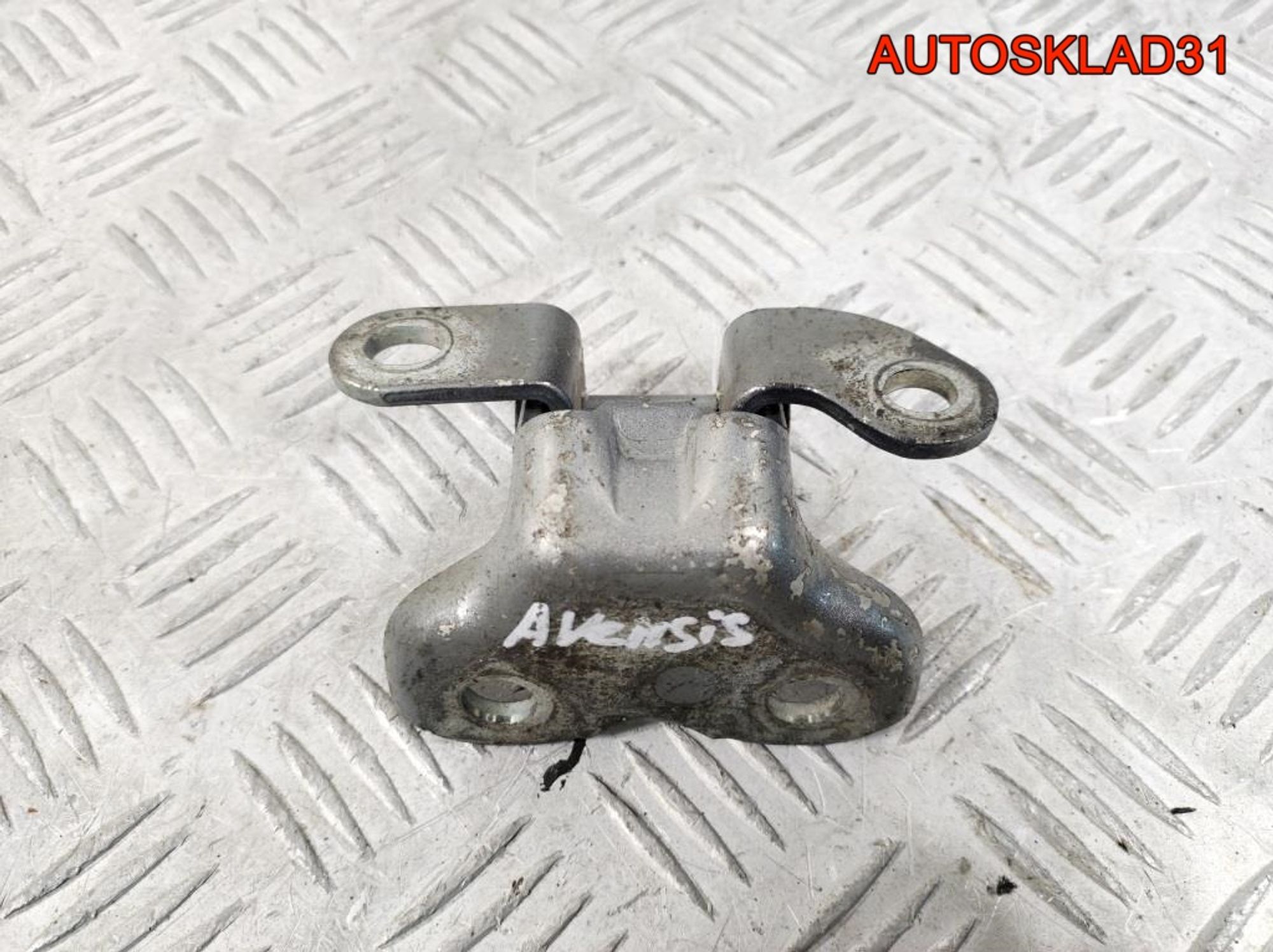 Петля двери передняя левая нижняя Toyota Avensis 2, 900 рублей, Дубовое