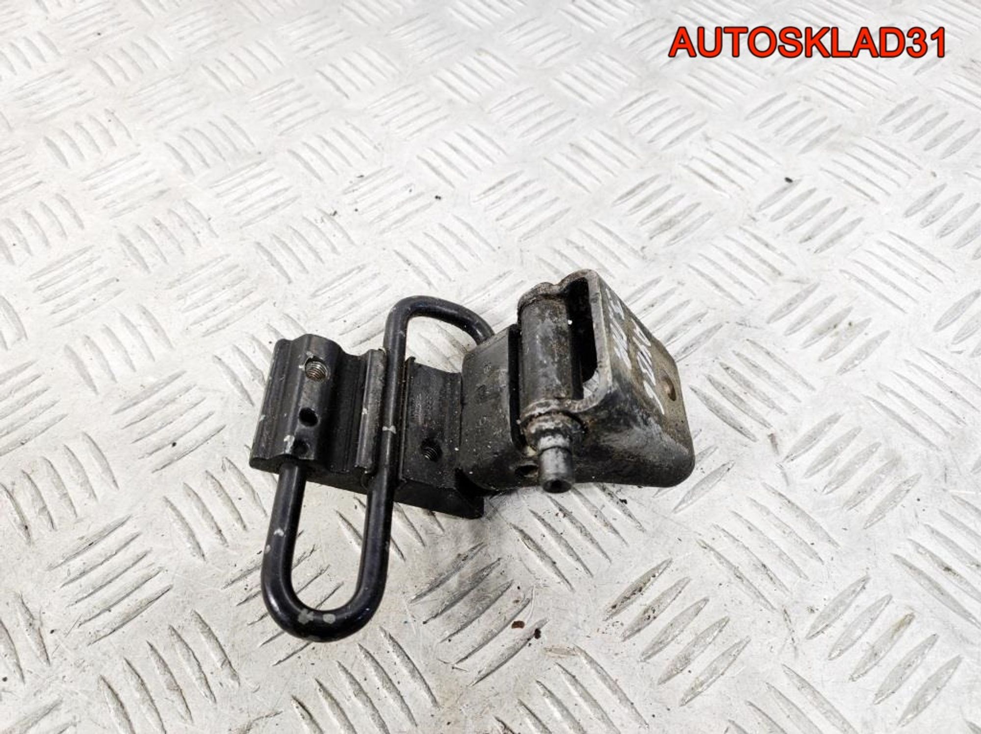 Петля двери задней правой нижняя Audi A4 B6, 700 рублей, Дубовое