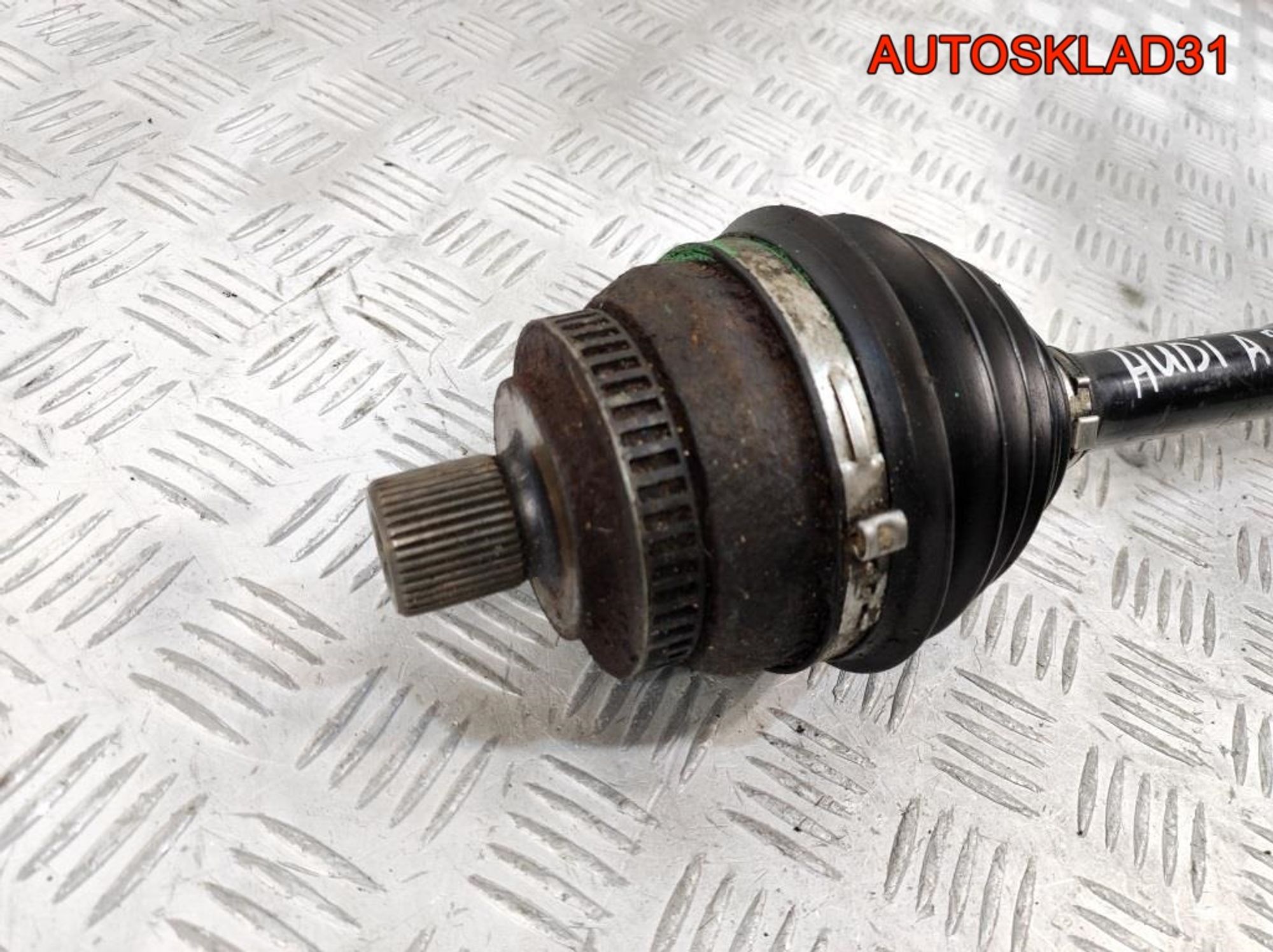 Полуось передняя левая Audi A8 D2 4,2 ABZ 4A0407331C, 3600 рублей, Дубовое