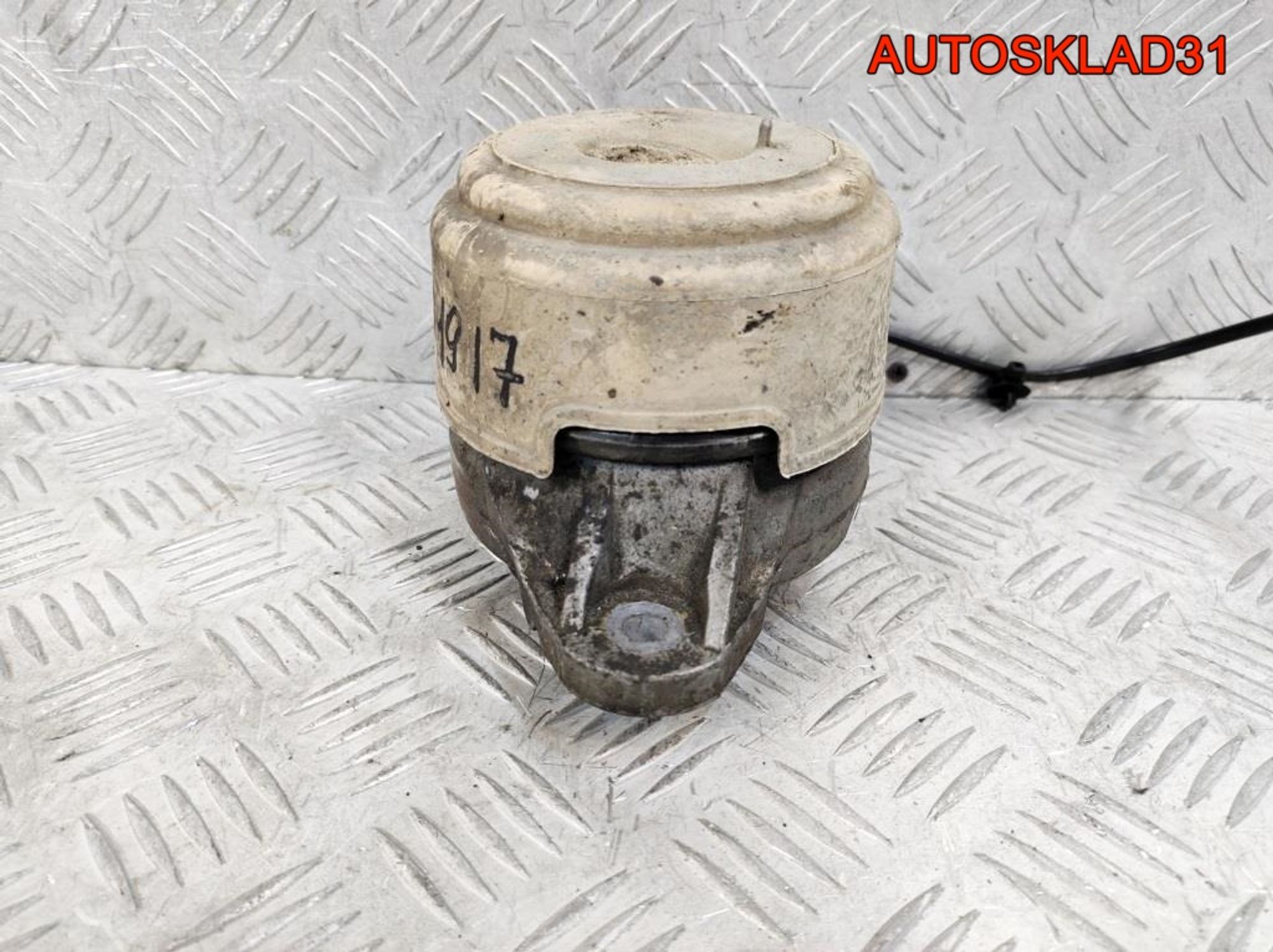 Опора двигателя правая Mercedes X204 A2042401917, 7000 рублей, Дубовое