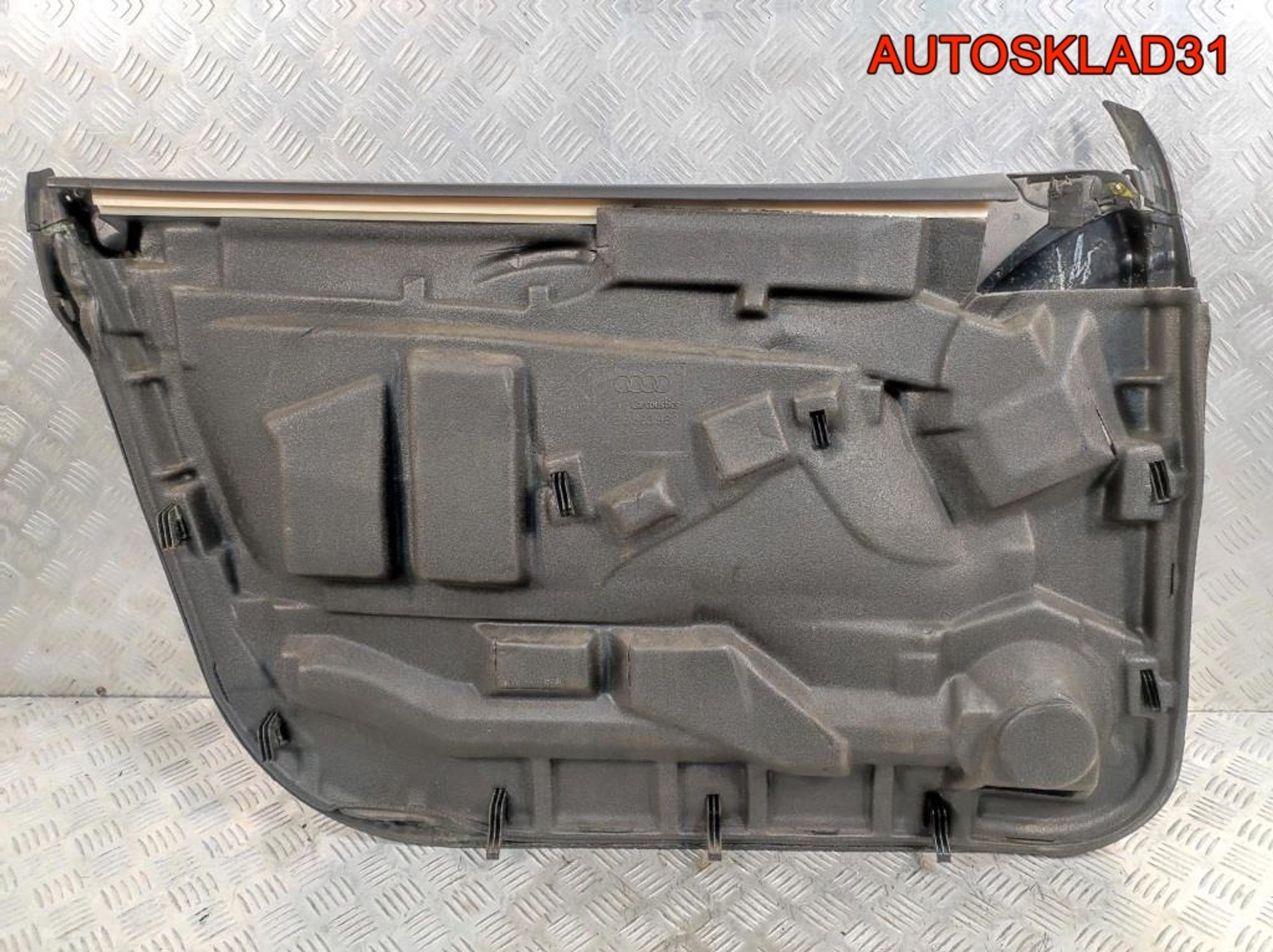 Обшивка двери передней правой Audi A6 C5 4B1867106, 900 рублей, Дубовое