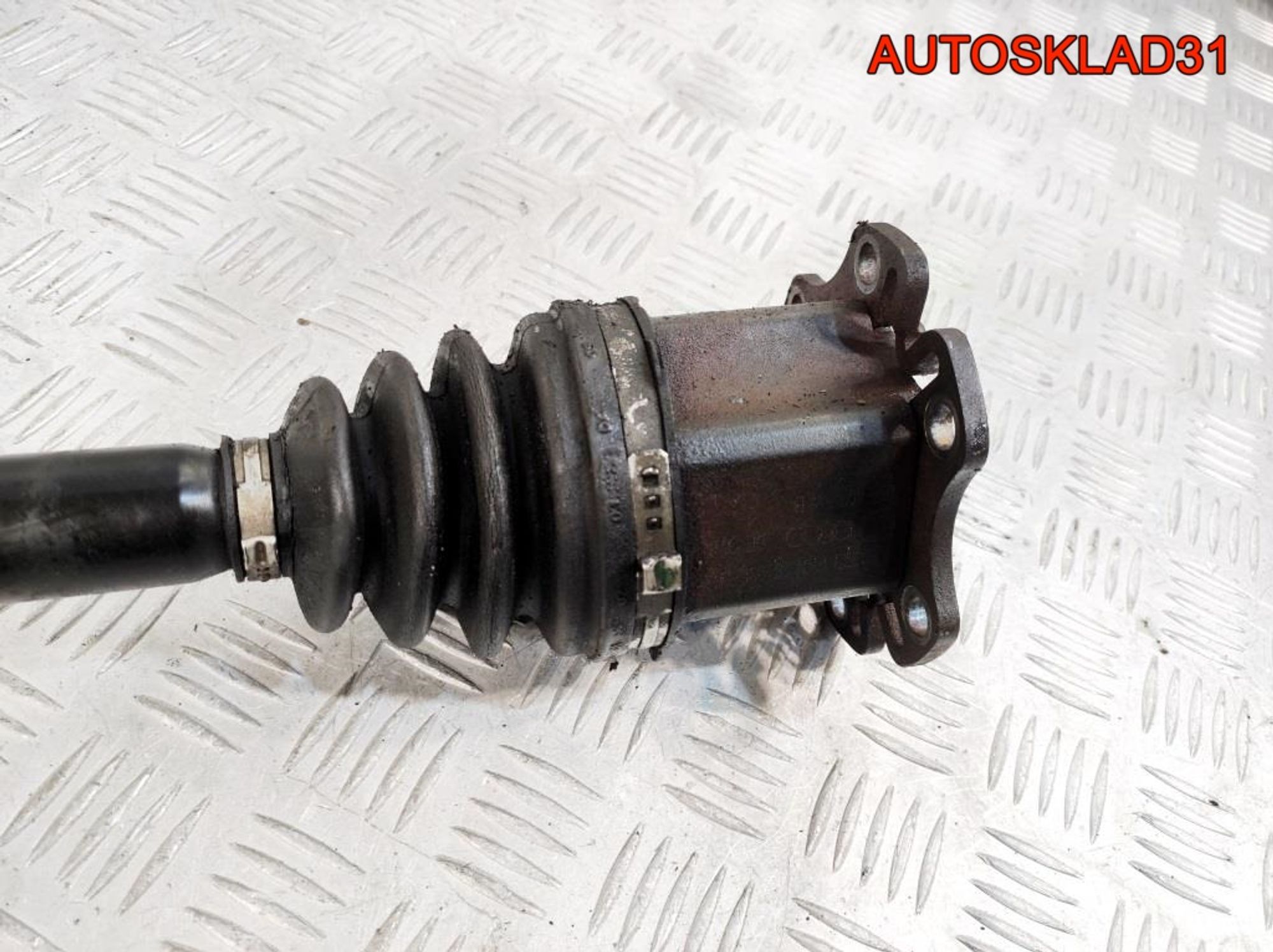 Полуось передняя левая 4WD АКПП Audi A6 C6 3,0 BMK 4F0407271J, 4500 рублей, Дубовое