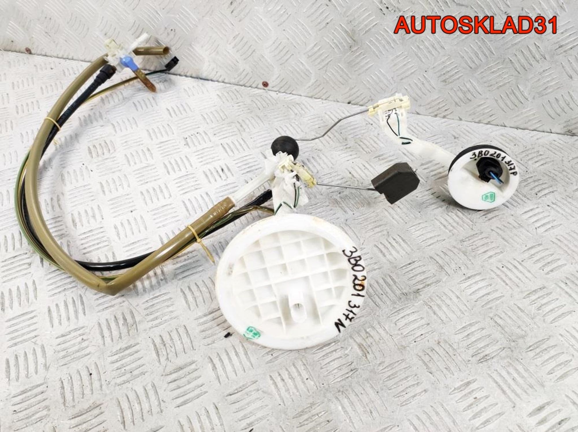 Датчик уровня топлива VW Passat B5 3B0201317P, 3600 рублей, Дубовое