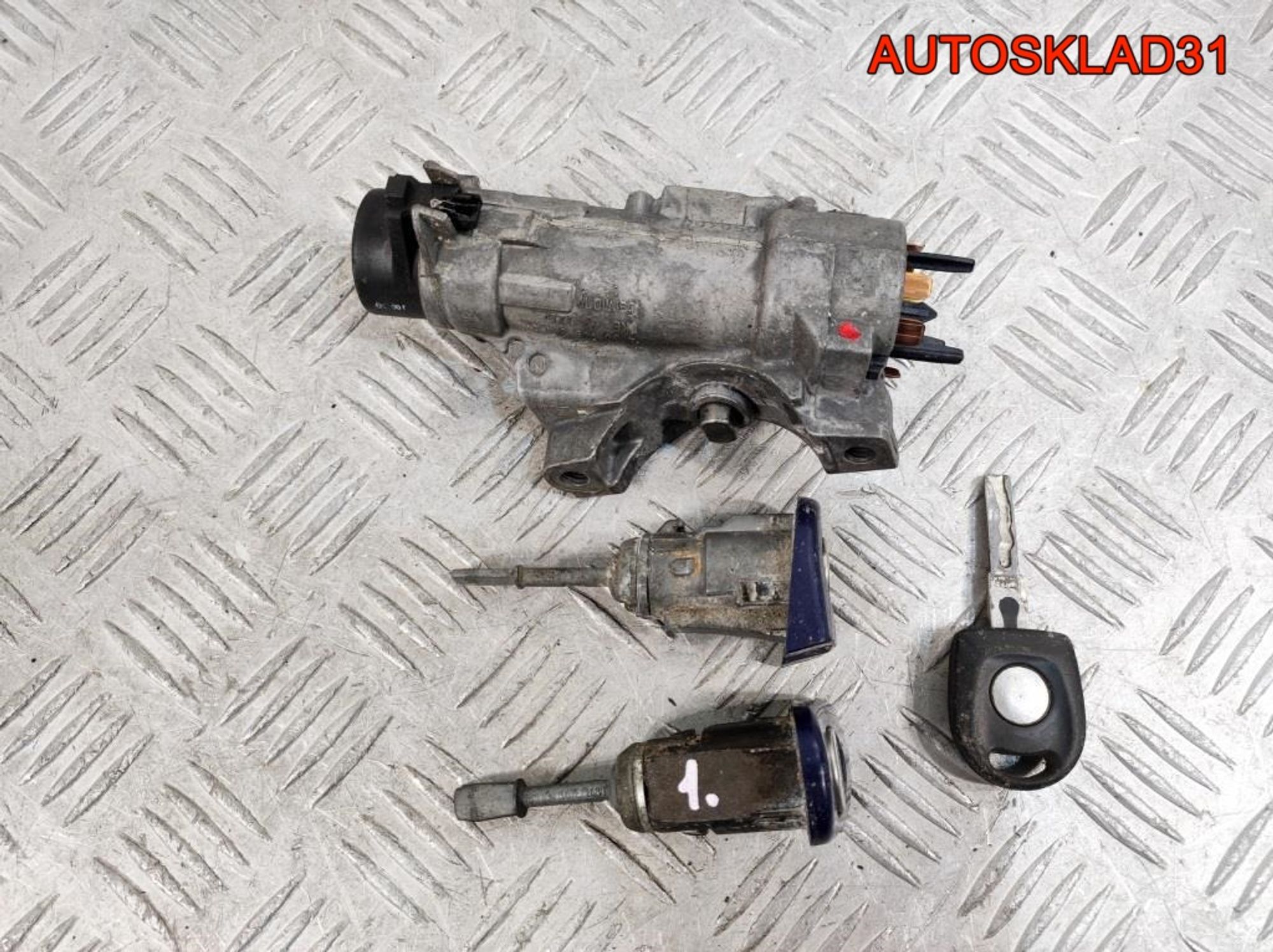 Комплект замок зажигания и личинки с ключом VW Passat B5 4B0905851A, 5000 рублей, Дубовое