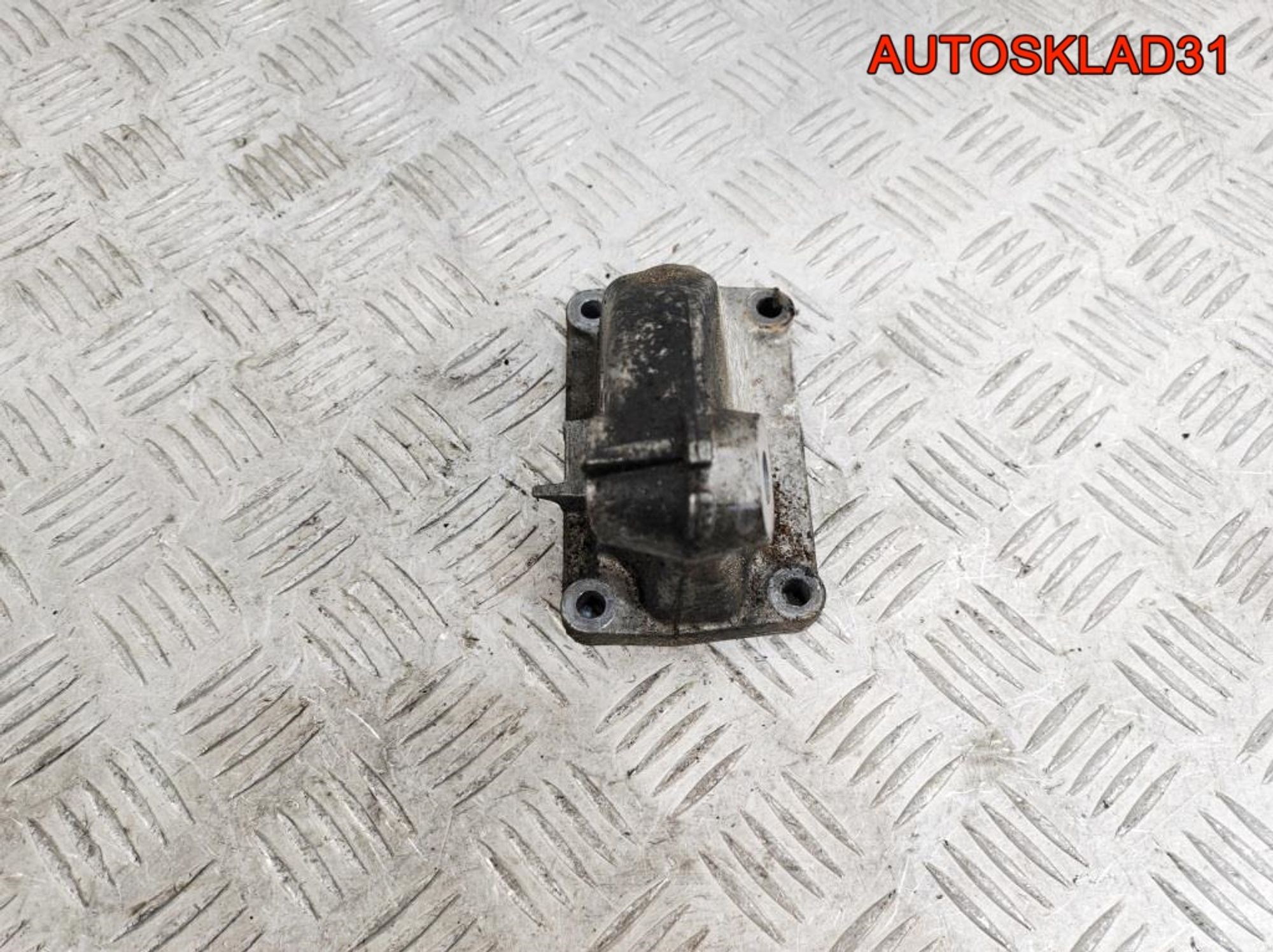 Кронштейн двигателя правый Mercedes W210 A1122231504, 500 рублей, Дубовое