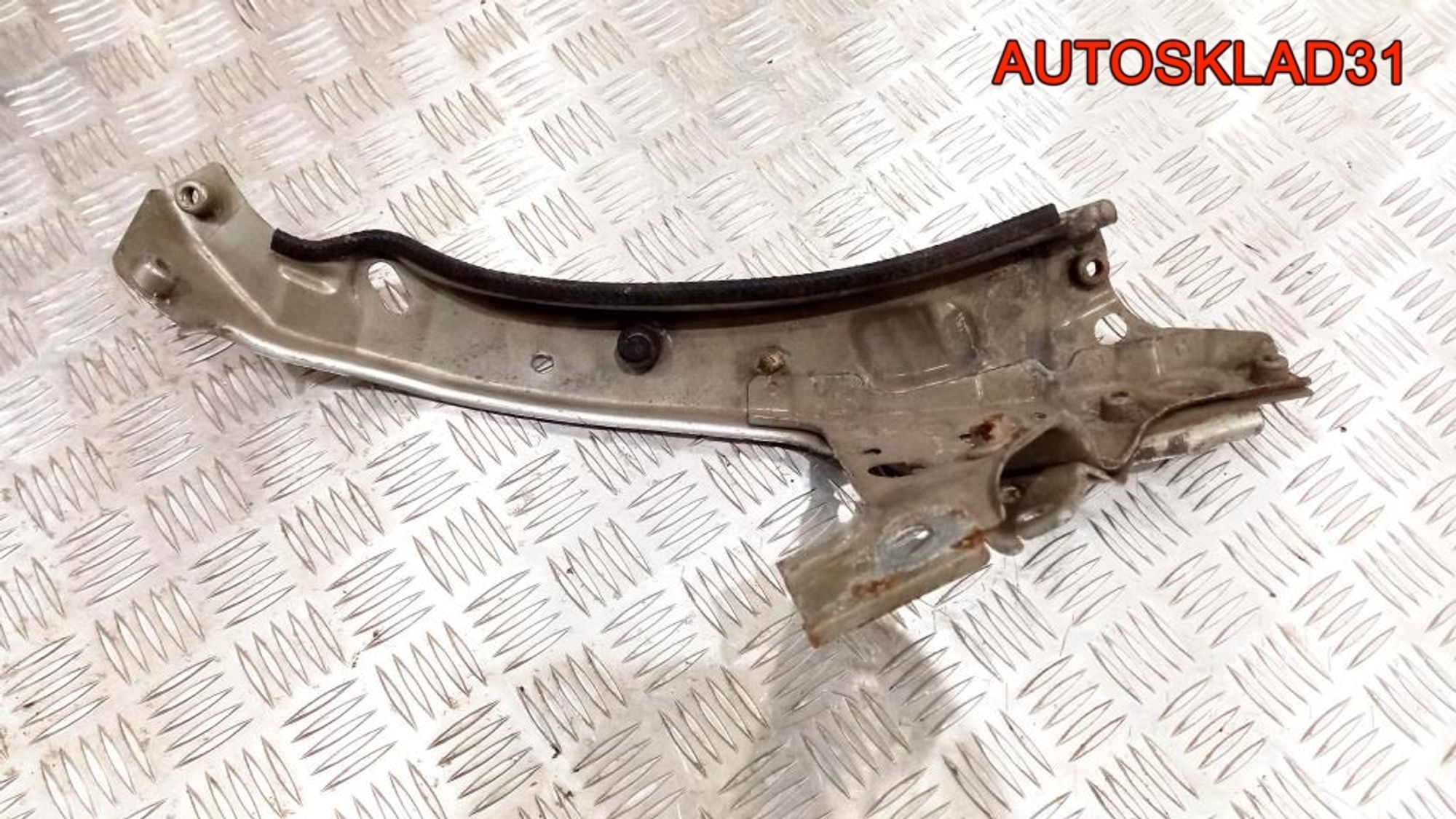 Кронштейн фары левый Opel Astra H 13237140, 1800 рублей, Дубовое