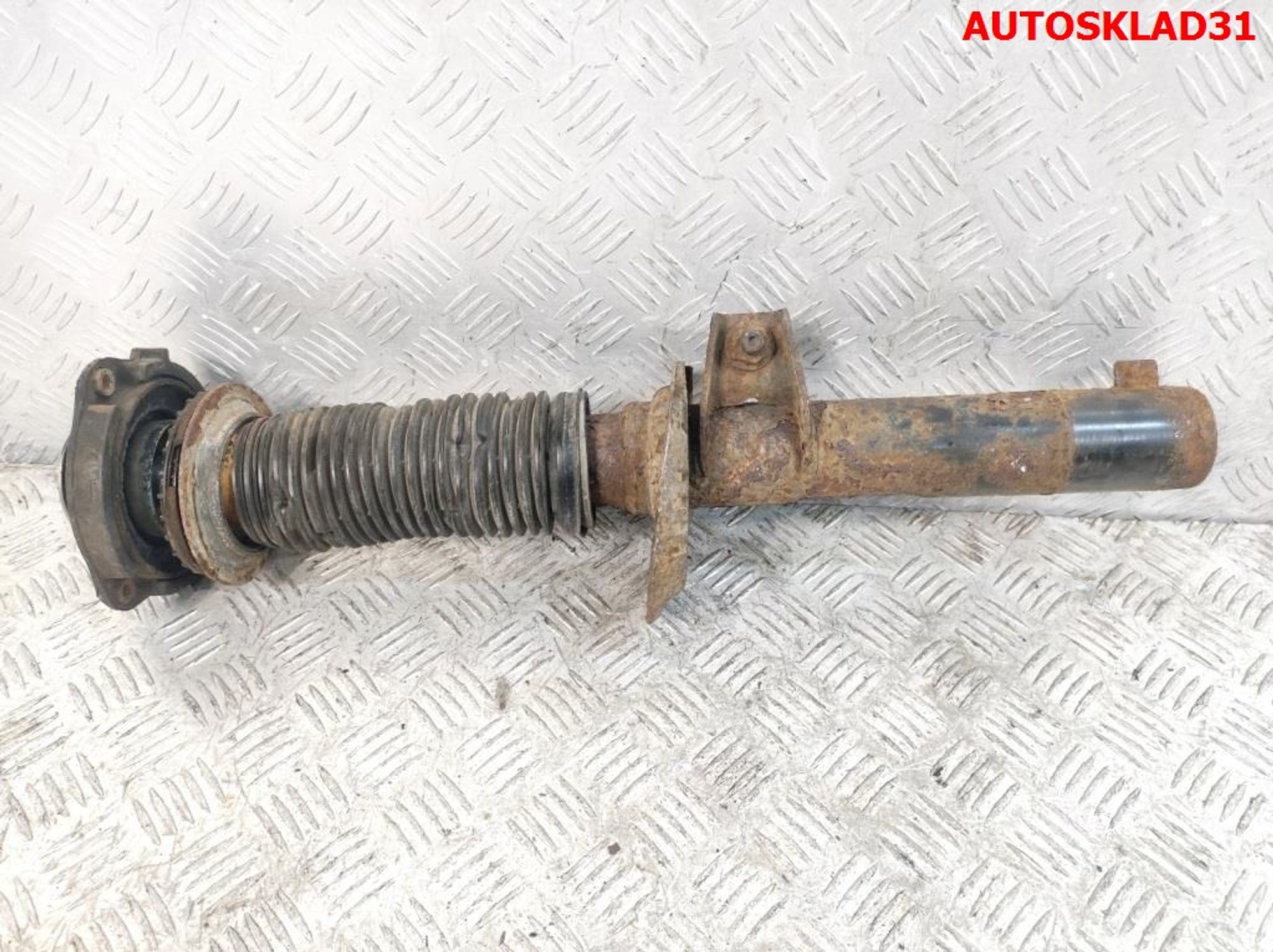 Амортизатор передний VW Golf 5 1T0413031FM, 1000 рублей, Дубовое