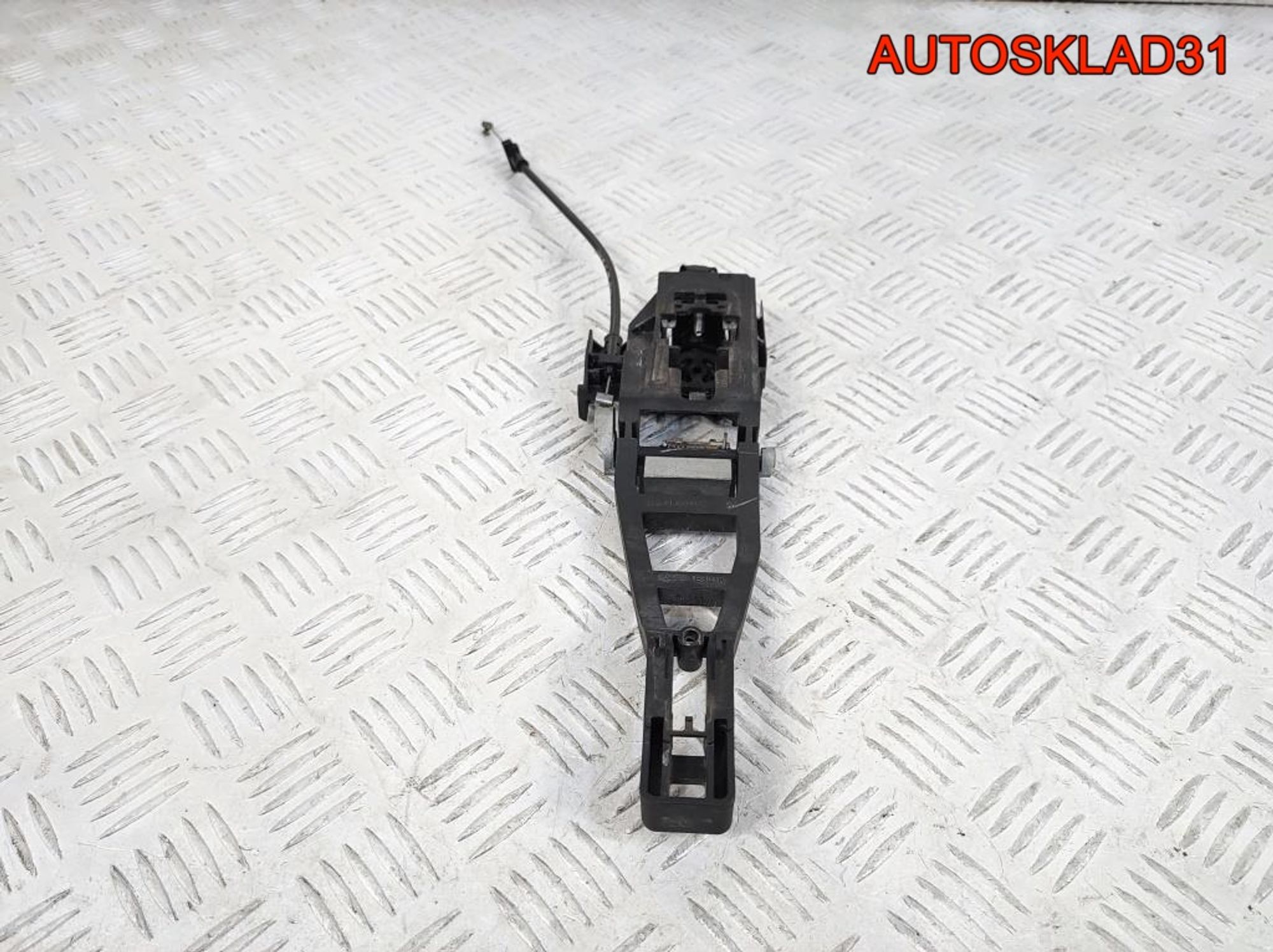 Кронштейн ручки двери Ford Focus 2 3M51R224A37BF, 500 рублей, Дубовое