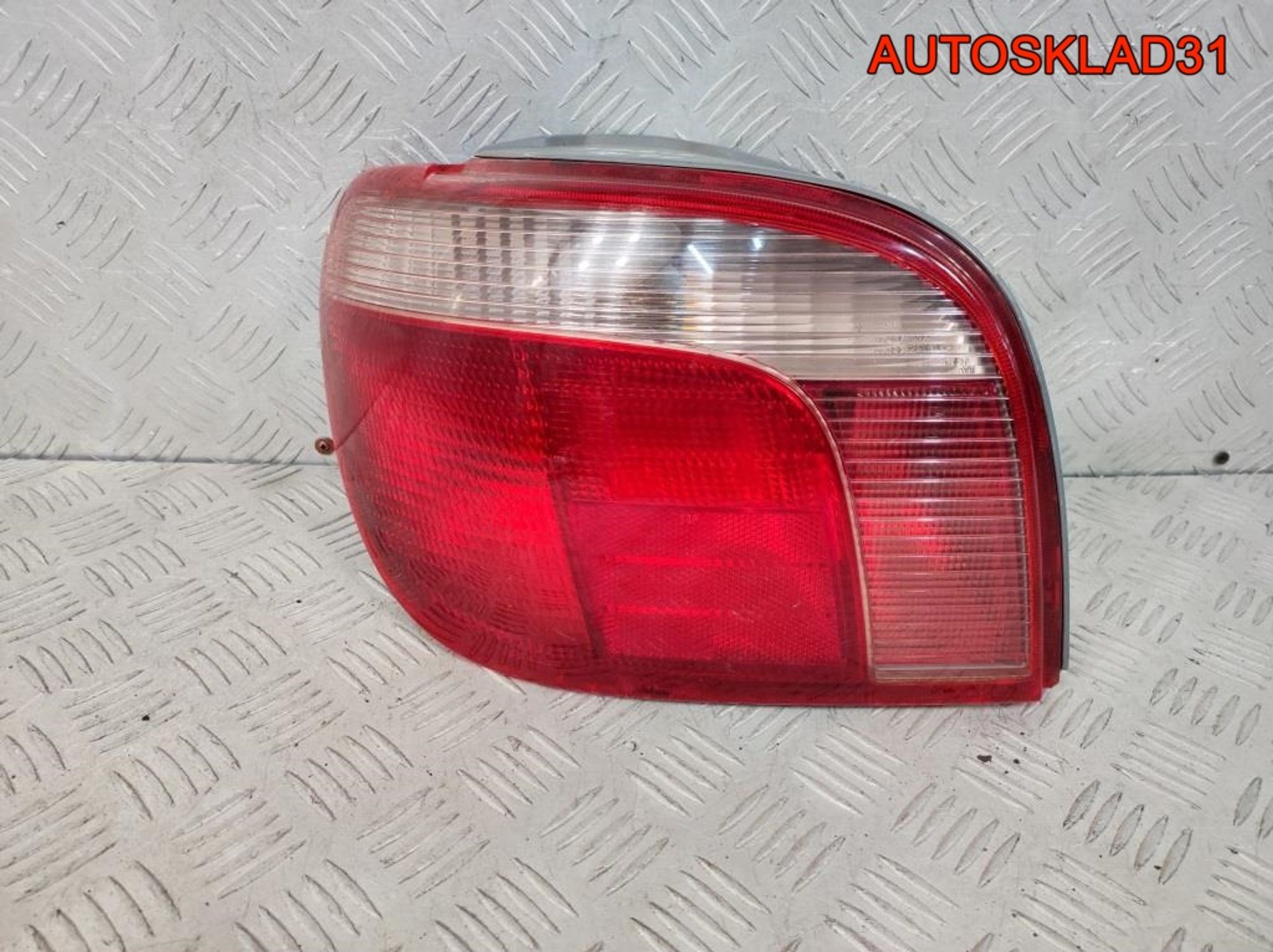 Фонарь задний левый Toyota Yaris 8156052120, 1800 рублей, Дубовое