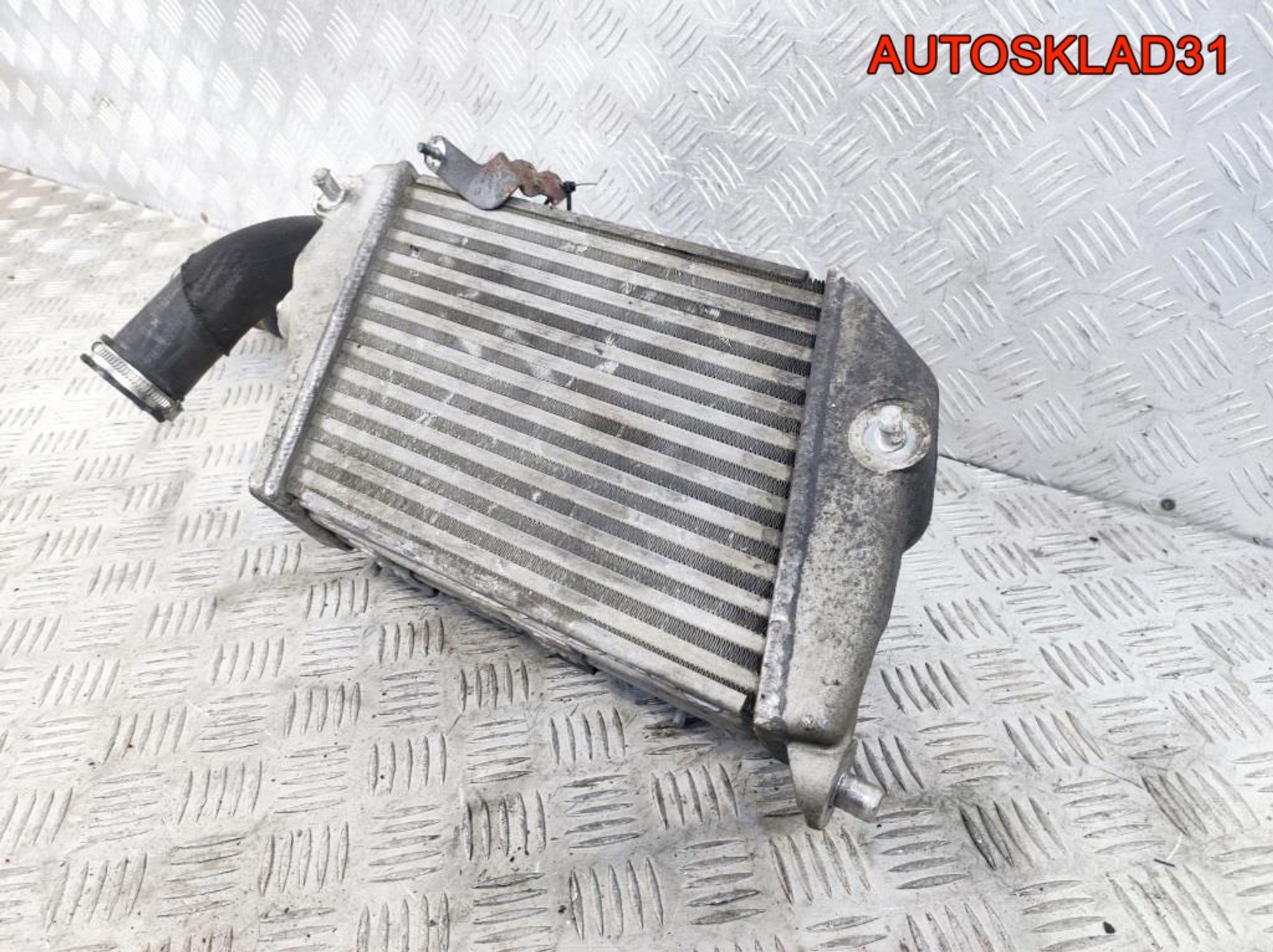 Интеркулер Audi A8 D3 4E0145805D Дизель, 5700 рублей, Дубовое