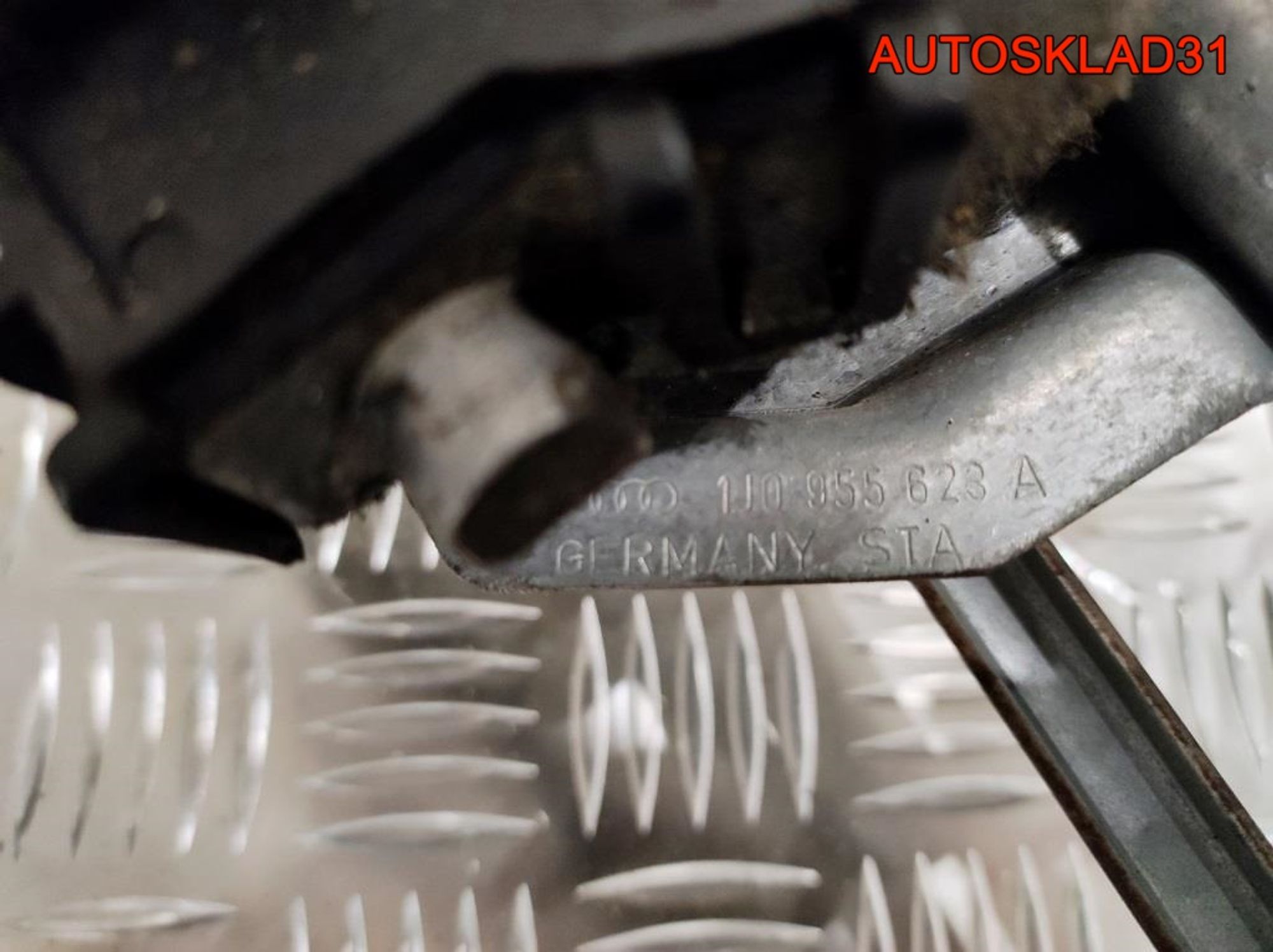 Трапеция дворников Volkswagen Golf 4 1J0955325A, 3200 рублей, Дубовое