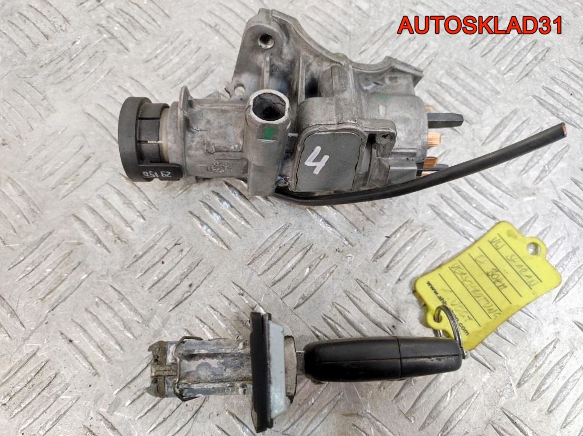 Комплект замок зажигания и личинка с ключом VW Golf 4  4B0905851B, 3600 рублей, Дубовое