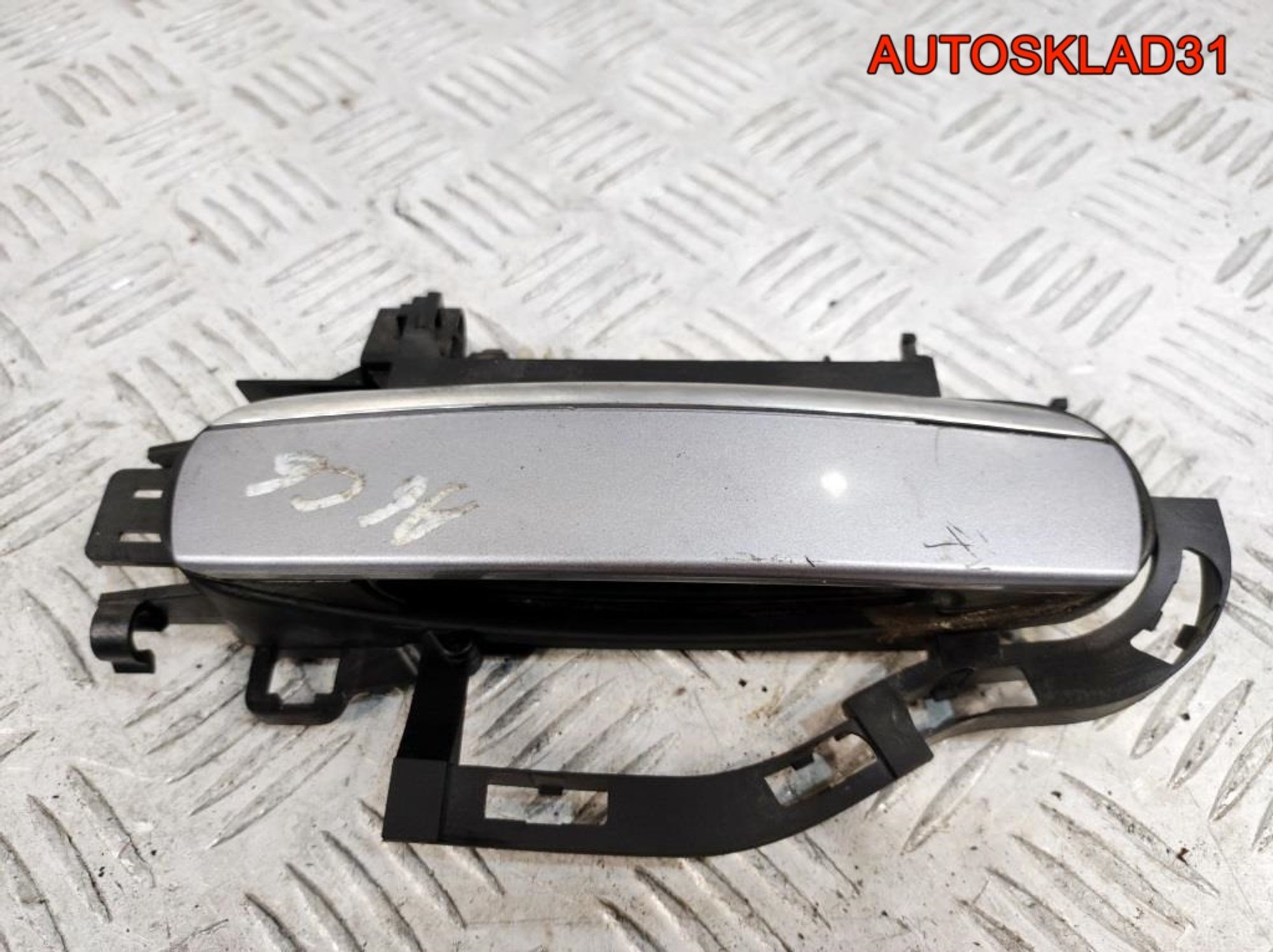 Ручка двери внешняя передняя правая Audi A6 C6 4F0837208B, 1800 рублей, Дубовое