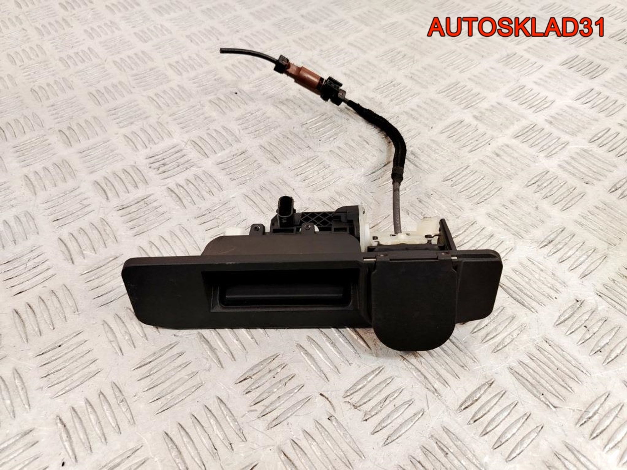 Ручка двери багажника с камерой Mercedes Benz W166 A1667500993, 12000 рублей, Дубовое