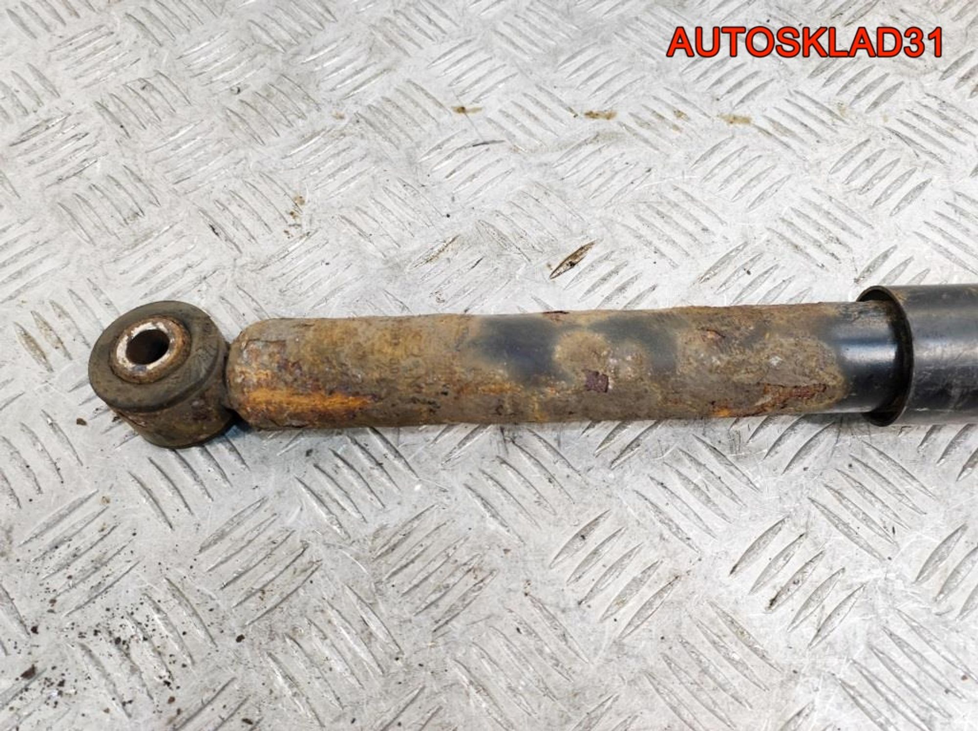 Амортизатор задний Nissan Note E11 562009U000, 900 рублей, Дубовое