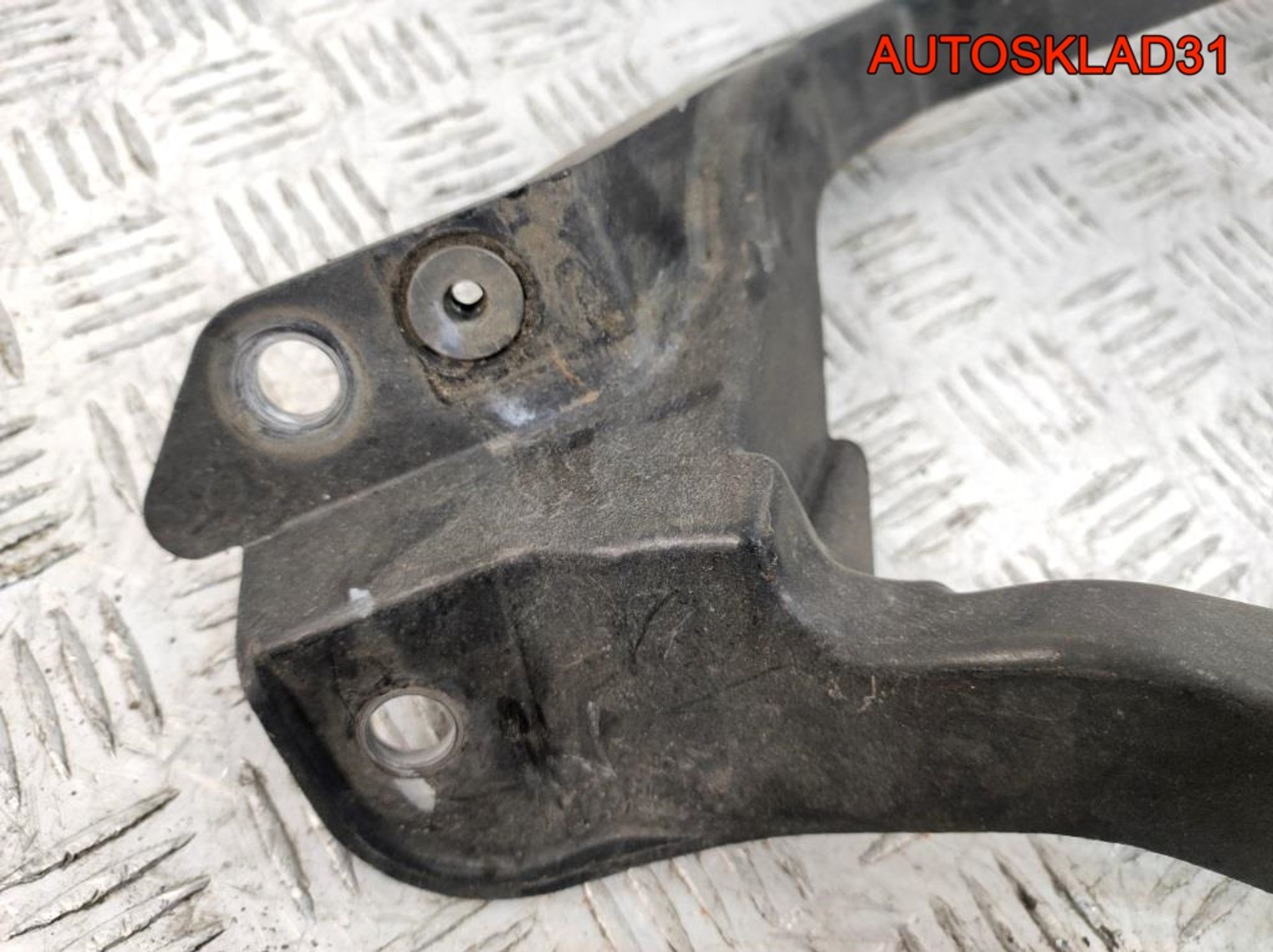 Панель передняя левая Mitsubishi Colt Z3 MN105059, 7000 рублей, Дубовое