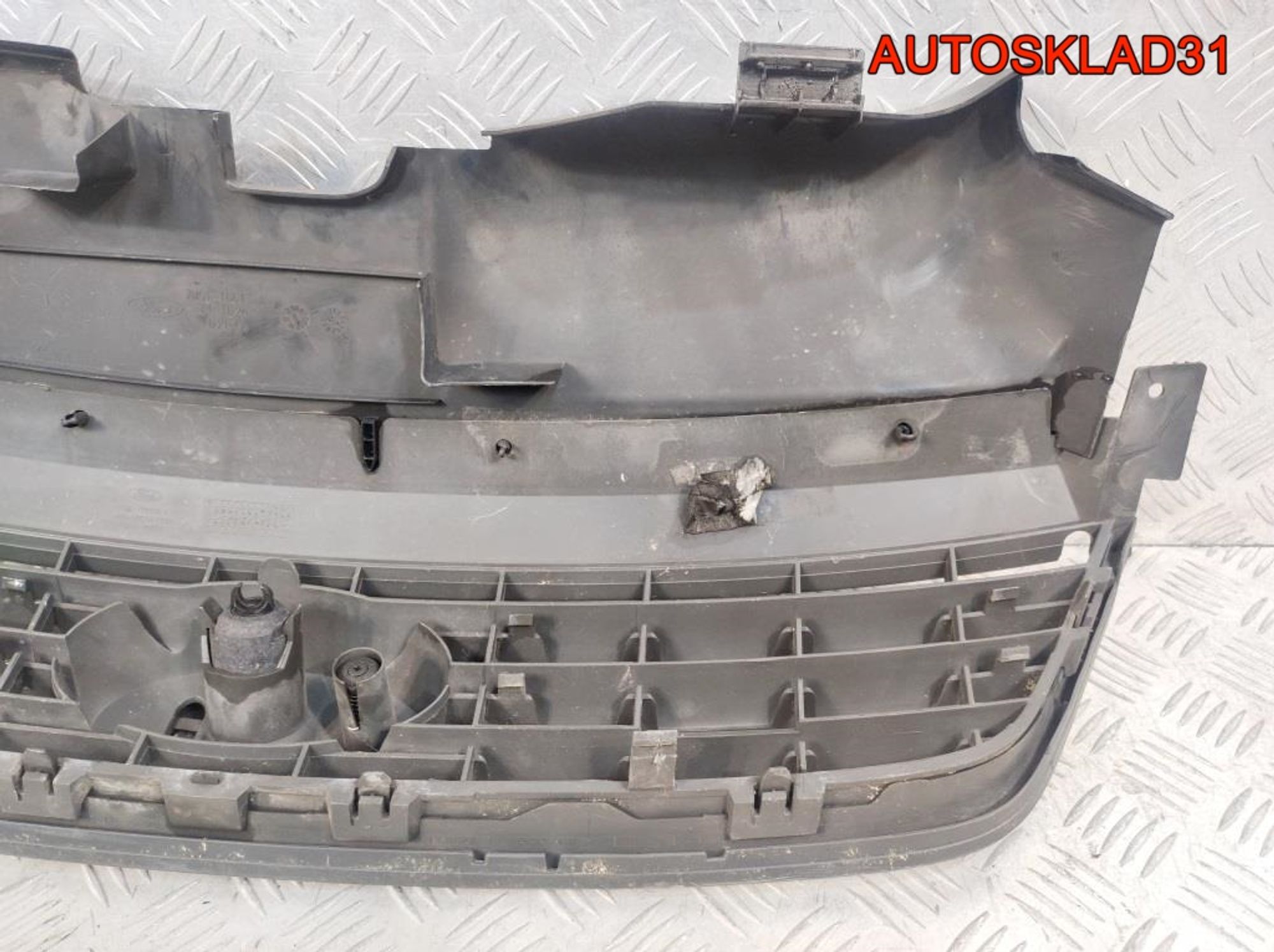 Решетка радиатора Ford C-MAX 7M51R8138AE Рест, 5400 рублей, Дубовое