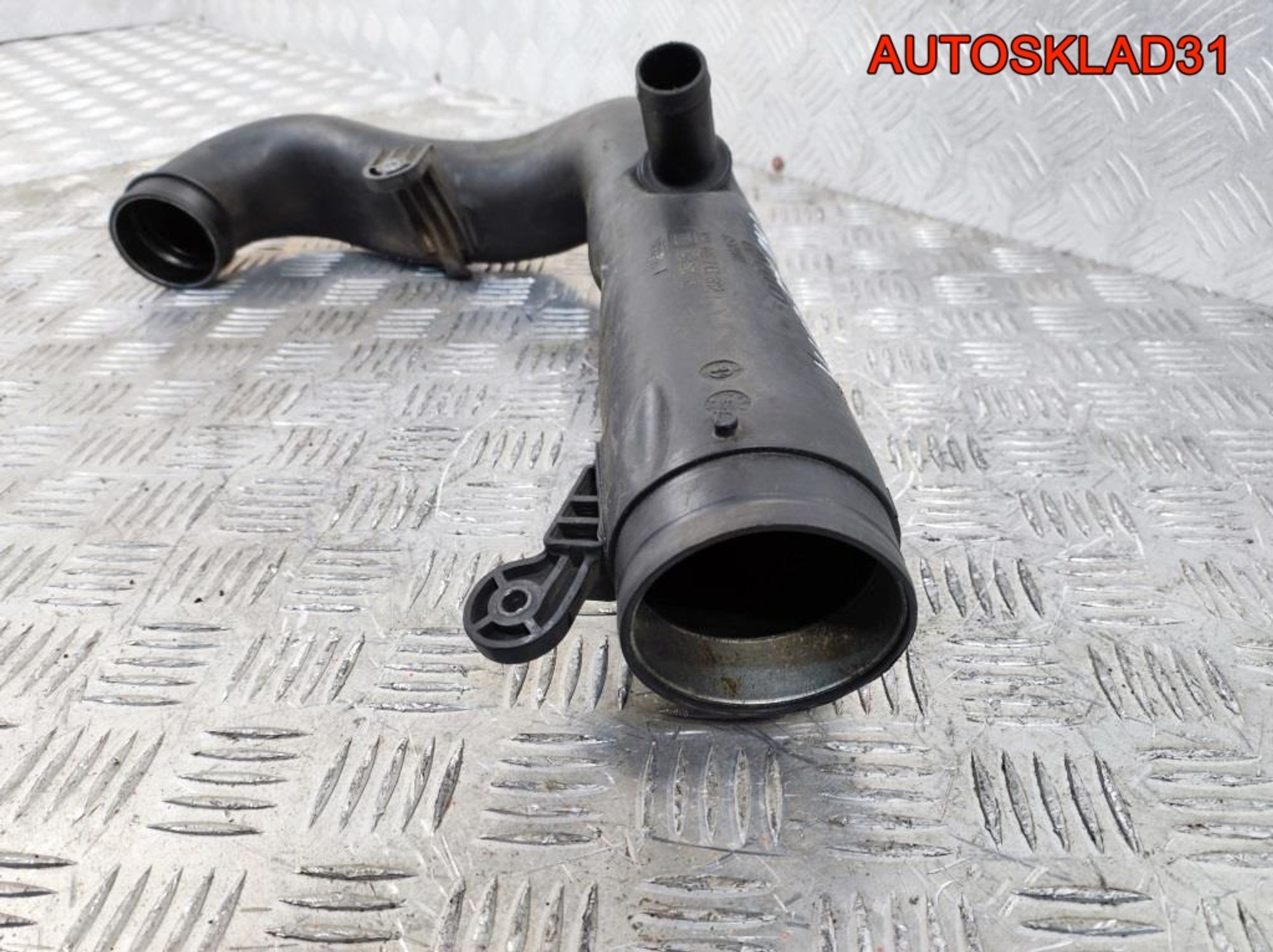 Патрубок воздушного фильтра VWPassat B6 1K0129654K, 900 рублей, Дубовое