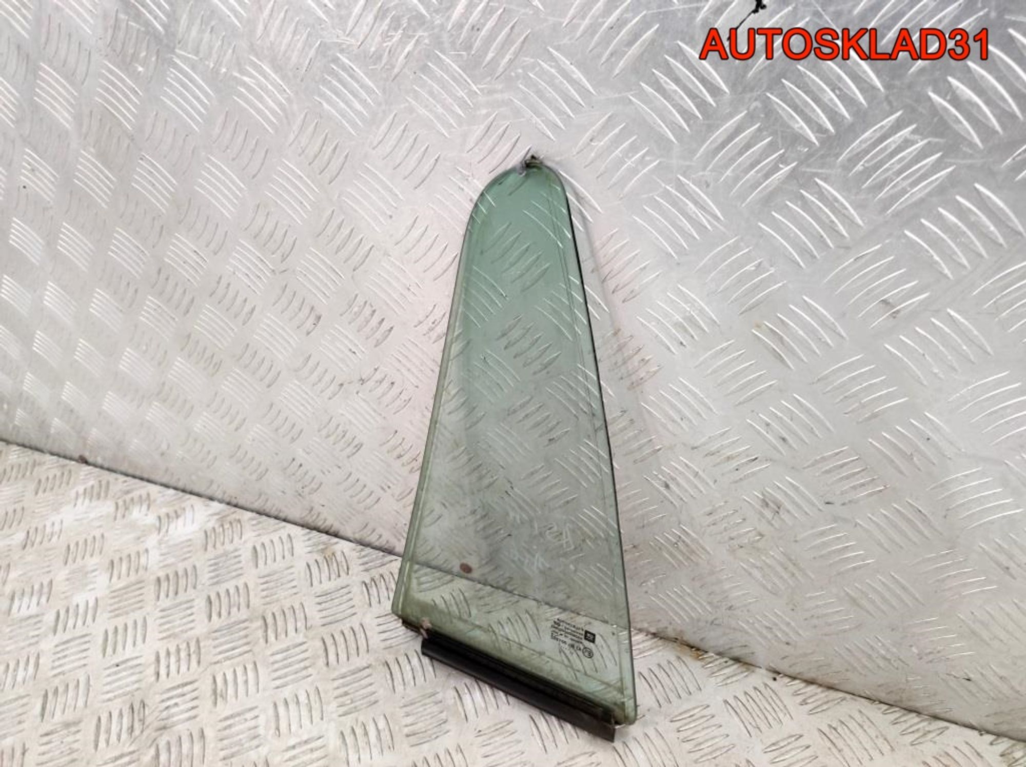 Стекло заднее левое форточка Opel Astra H Combi, 800 рублей, Дубовое