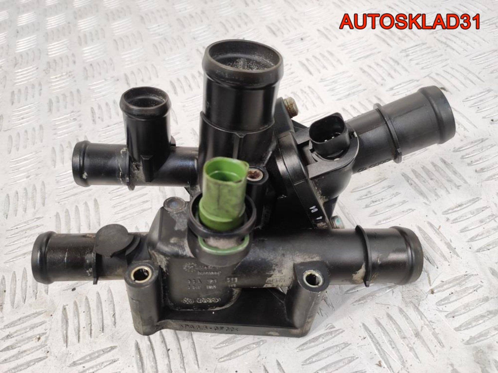 Корпус термостата Audi A3 8L 1.6 BFQ 06A121111, 1800 рублей, Дубовое