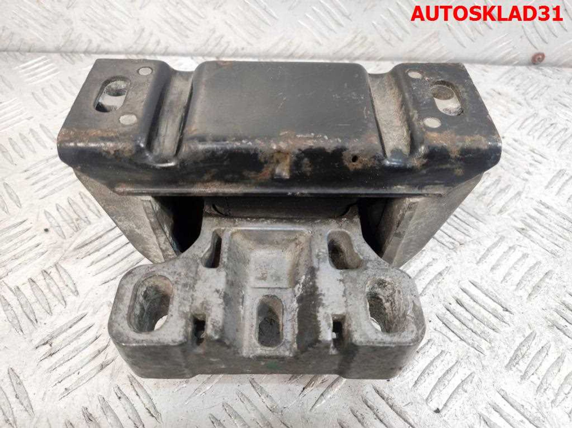 Опора двигателя левая VW Golf 4 1,4 APE 1J0199555AJ, 1500 рублей, Дубовое