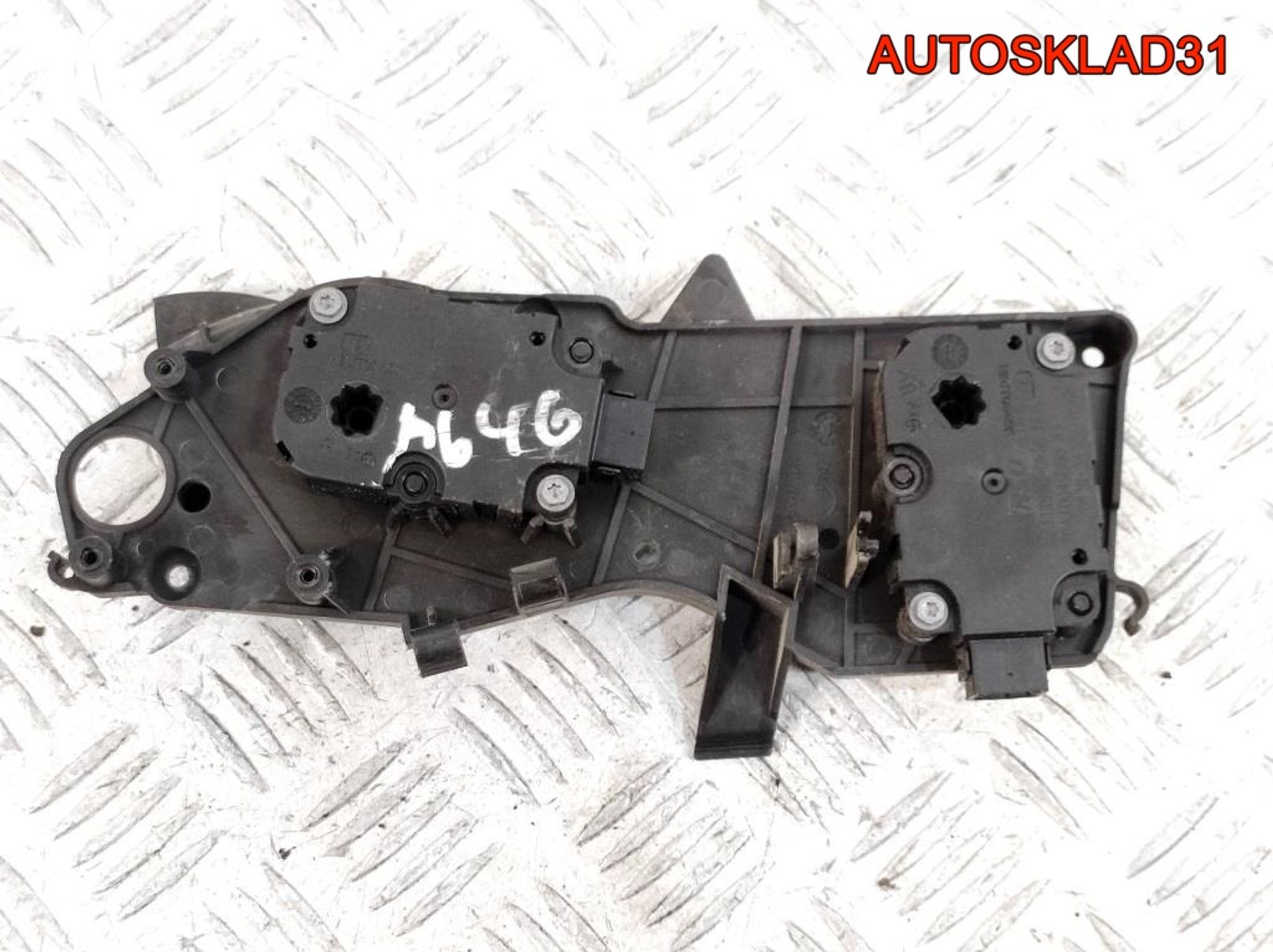 Моторчик заслонки отопителя Audi A6 C7 4G CZ1139300856ND8, 600 рублей, Дубовое