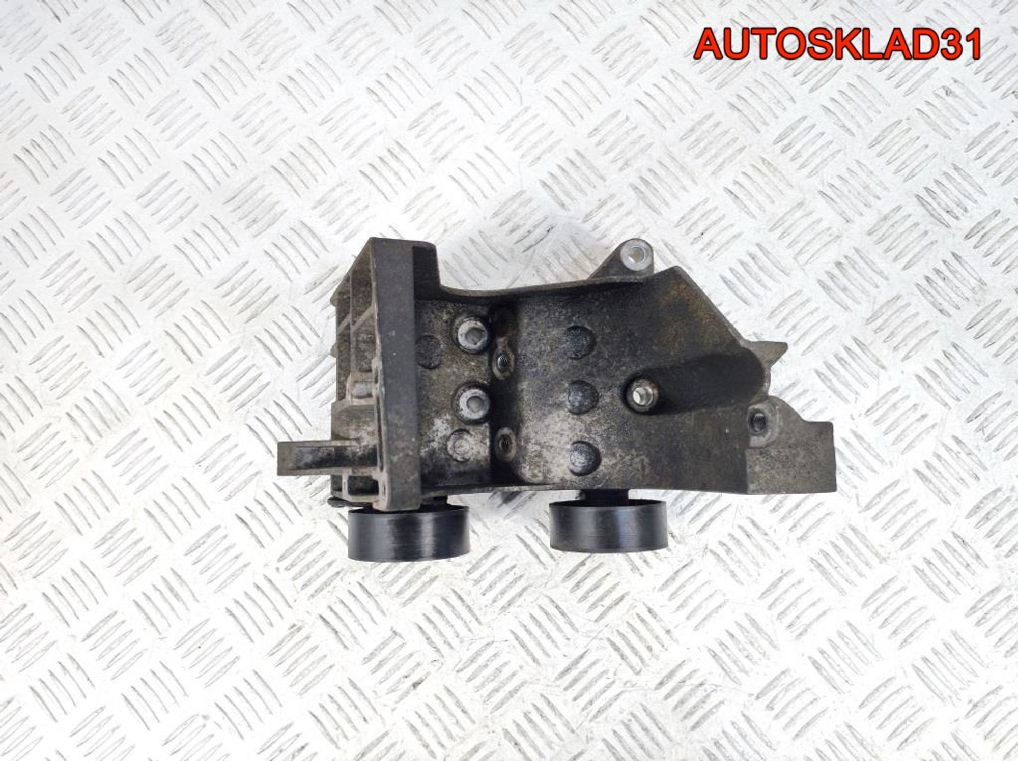 Кронштейн генератора Ford Fiesta Mk5 А9А 1149701, 1300 рублей, Дубовое