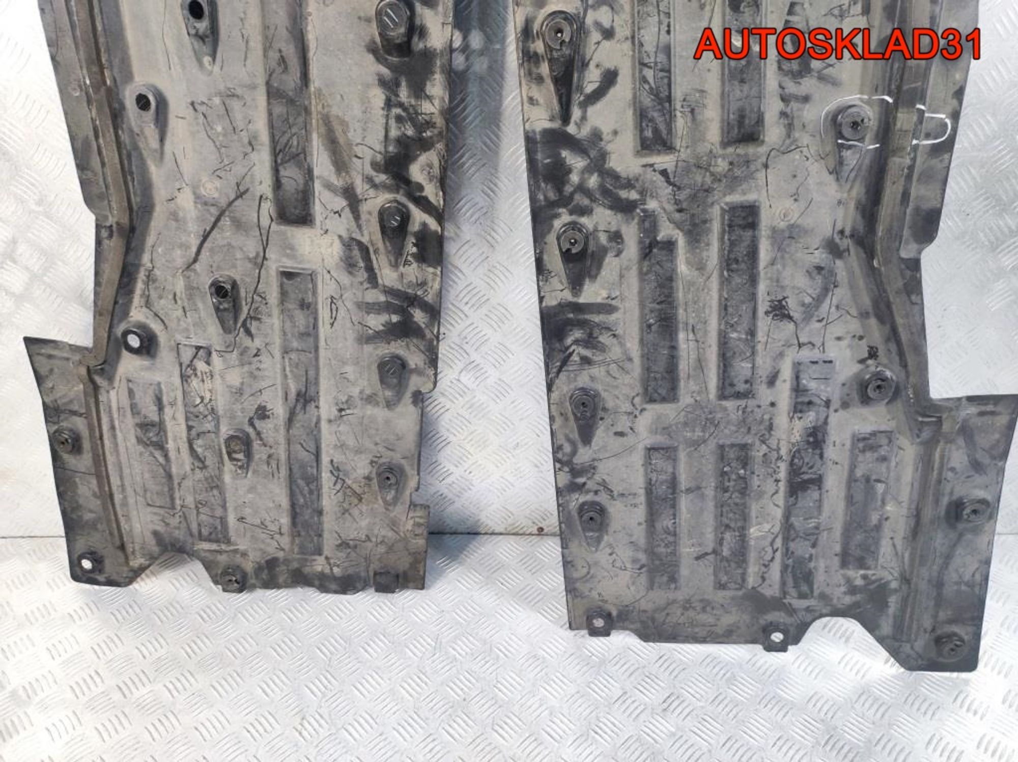 Защита днища антигравийная Audi A8 D3 4E0825205B, 3300 рублей, Дубовое