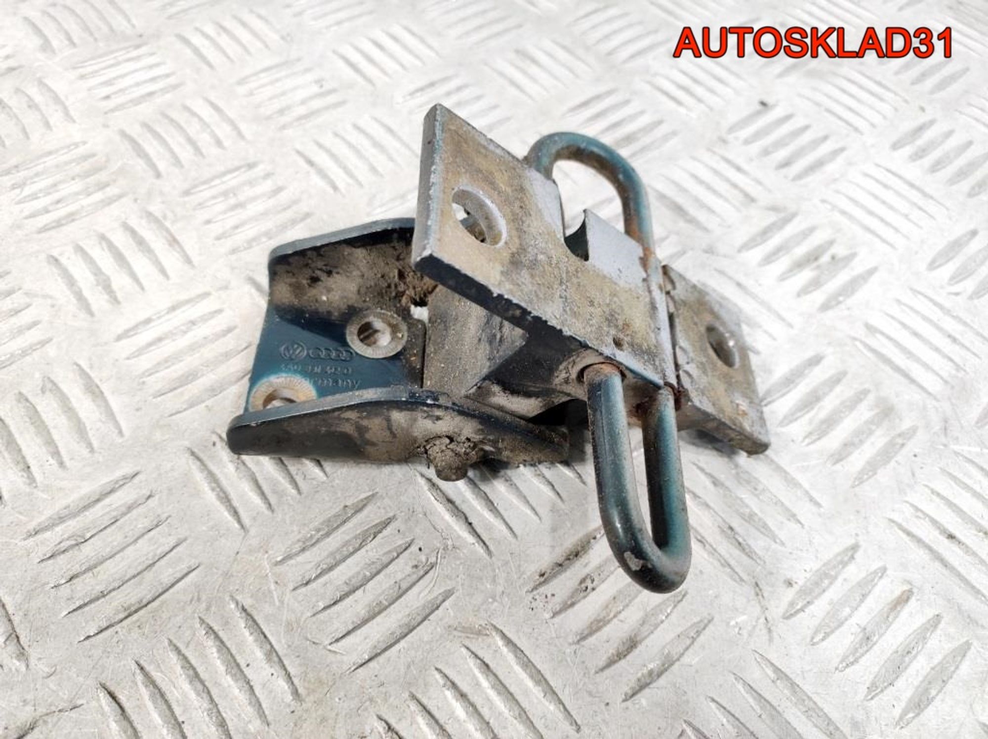 Петля двери передней правой нижняя Audi A6 C4, 1800 рублей, Дубовое