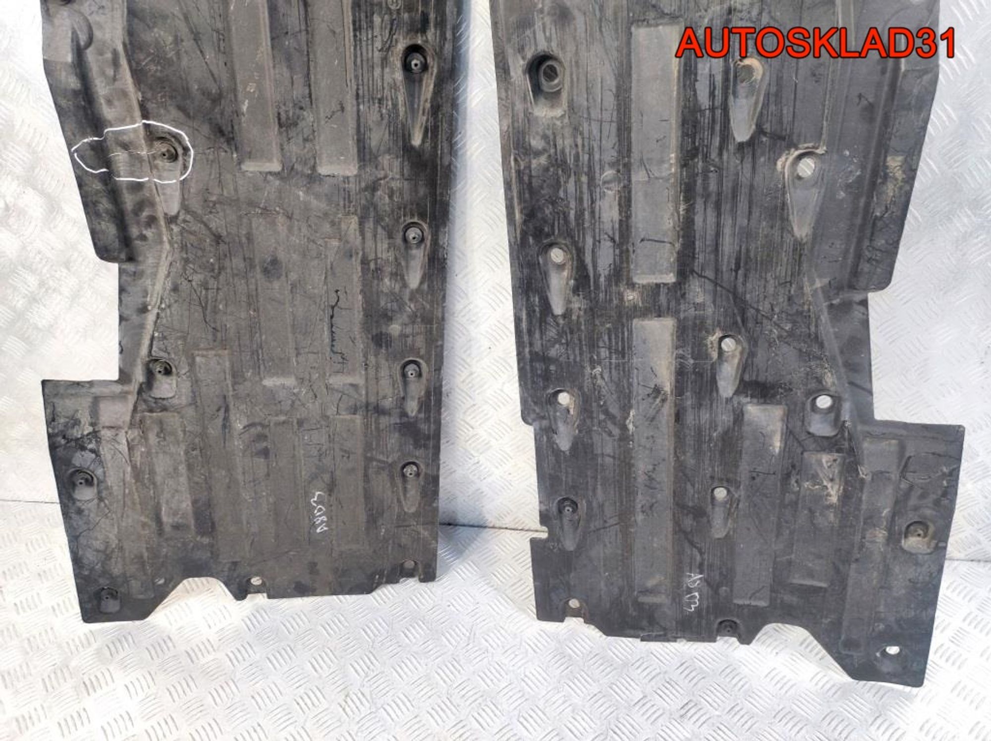 Защита днища антигравийная Audi A8 D3 4E0825205B, 3300 рублей, Дубовое