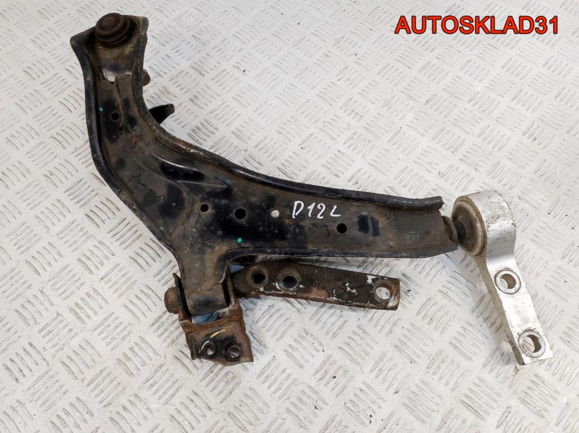 Рычаг передний нижний левый Nissan Primera P12 54501AV600, 1300 рублей, Дубовое