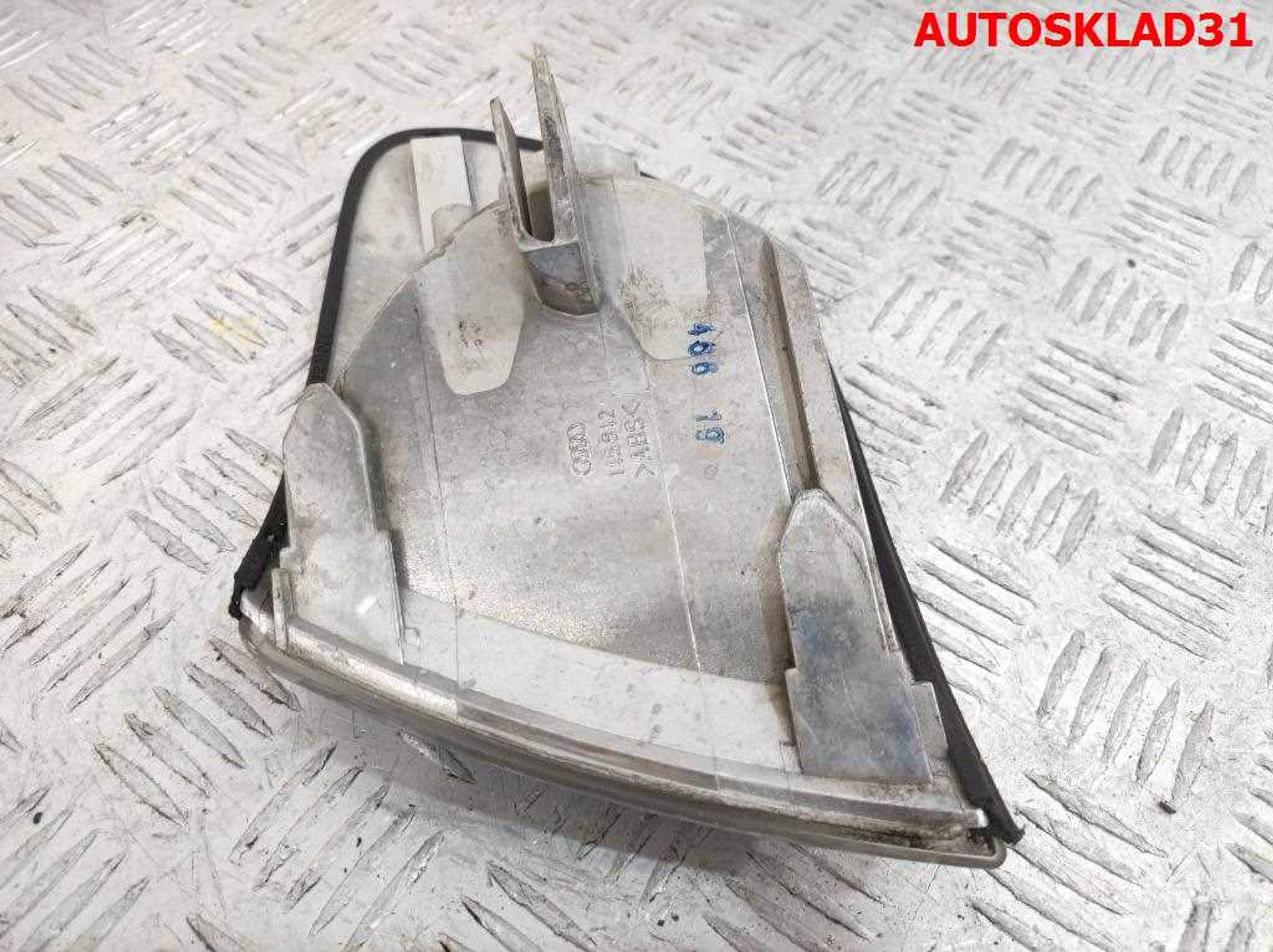 Указатель поворота правый Audi A6 C4 4A0953050D, 3000 рублей, Дубовое