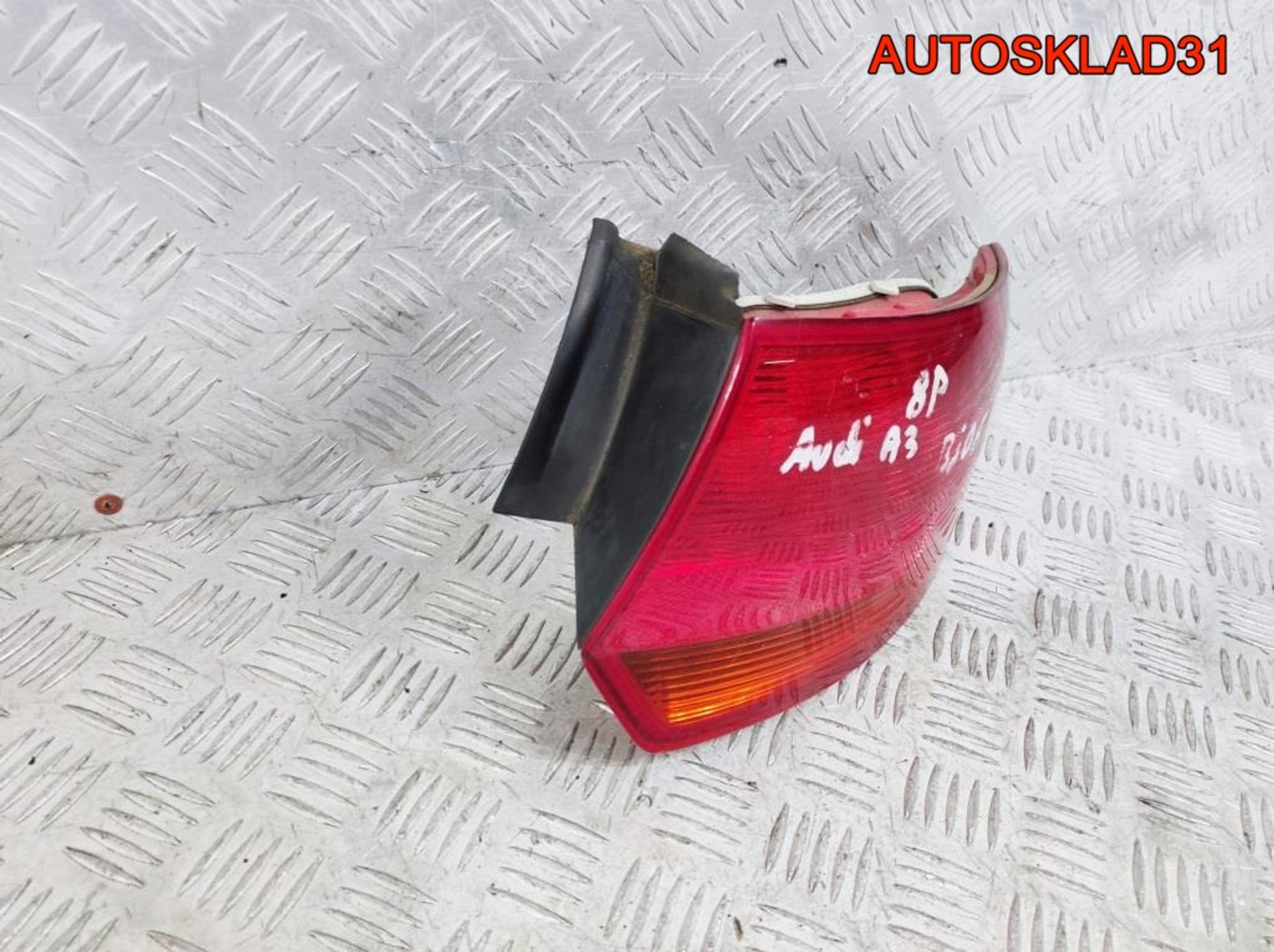 Фонарь задний наружный правый Audi A3 8P4945096C, 2500 рублей, Дубовое