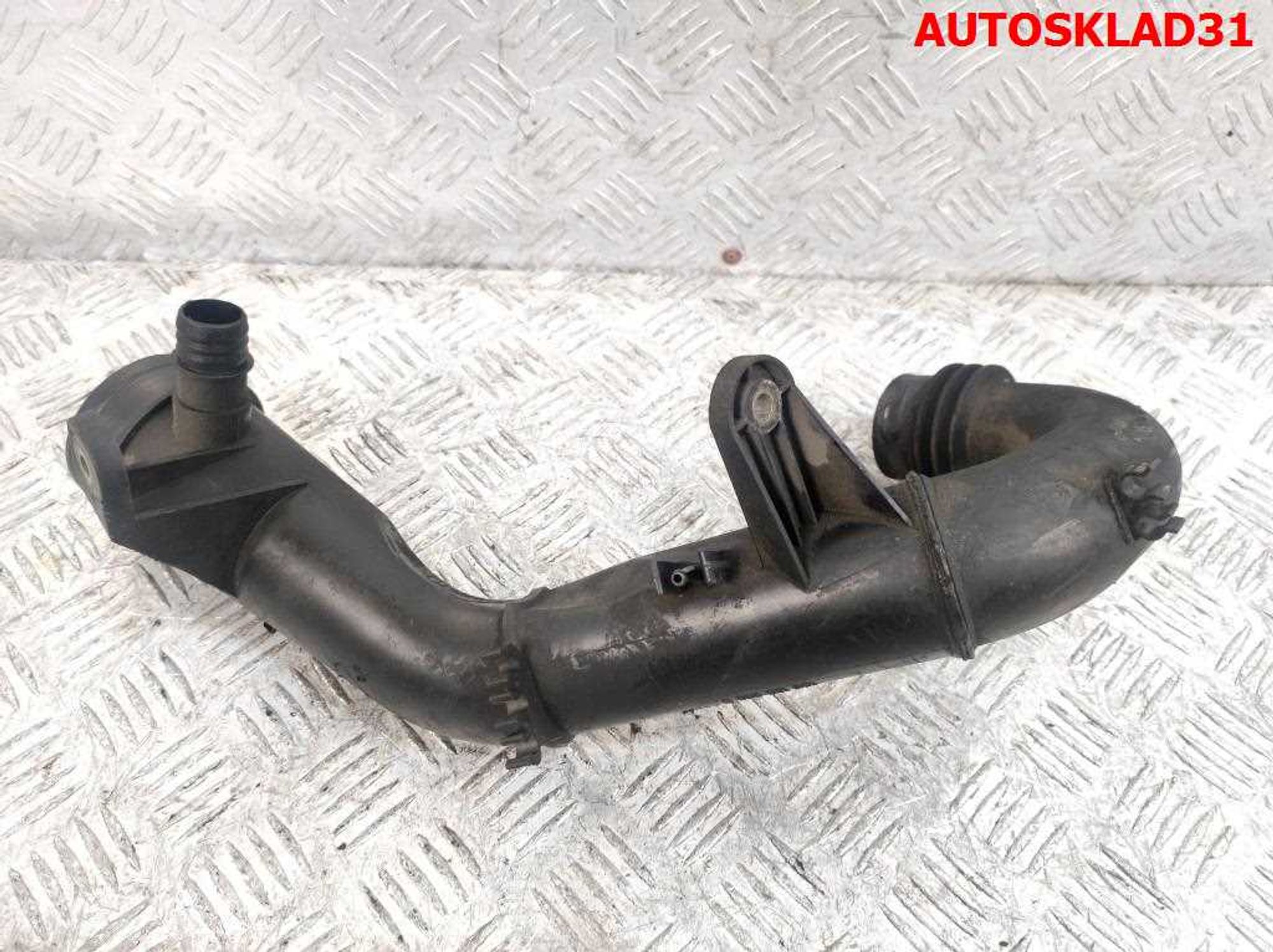 Патрубок воздушного фильтра VW Golf 4 1J0129654C, 1000 рублей, Дубовое