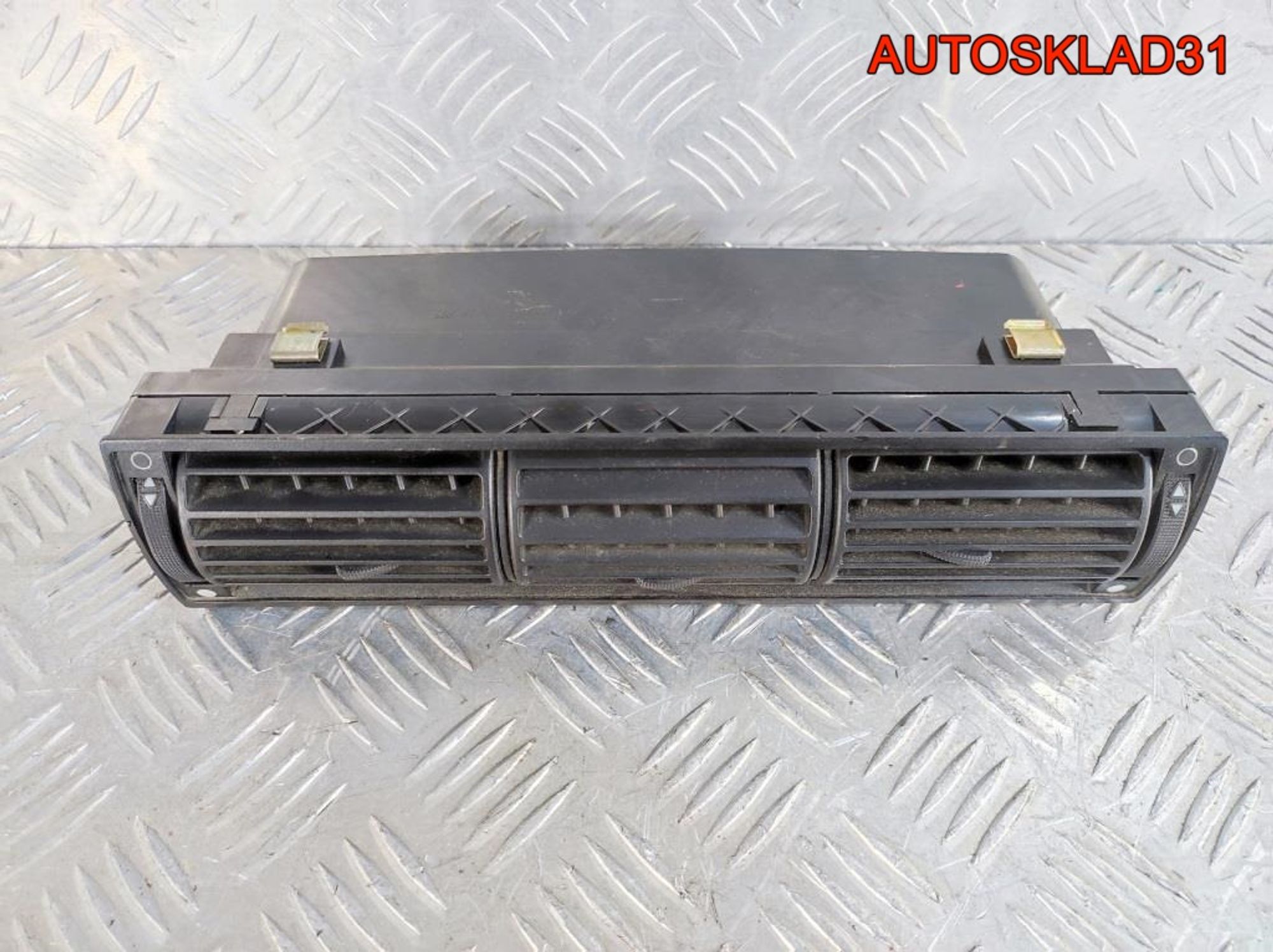 Дефлектор воздушный центральный Audi A6 C4, 900 рублей, Дубовое