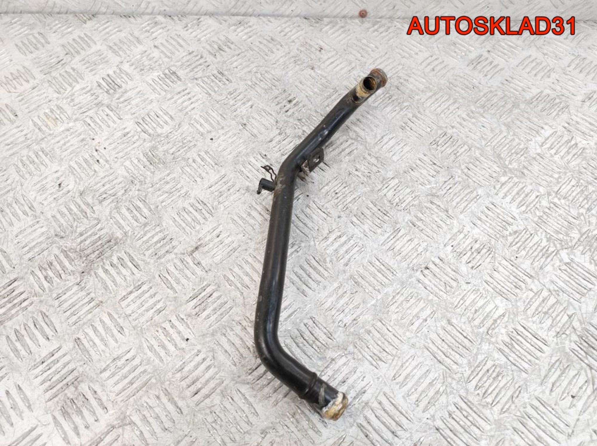Трубка охлаждающей жидкости VW Passat B5 1,8 AEB 058121065A, 800 рублей, Дубовое