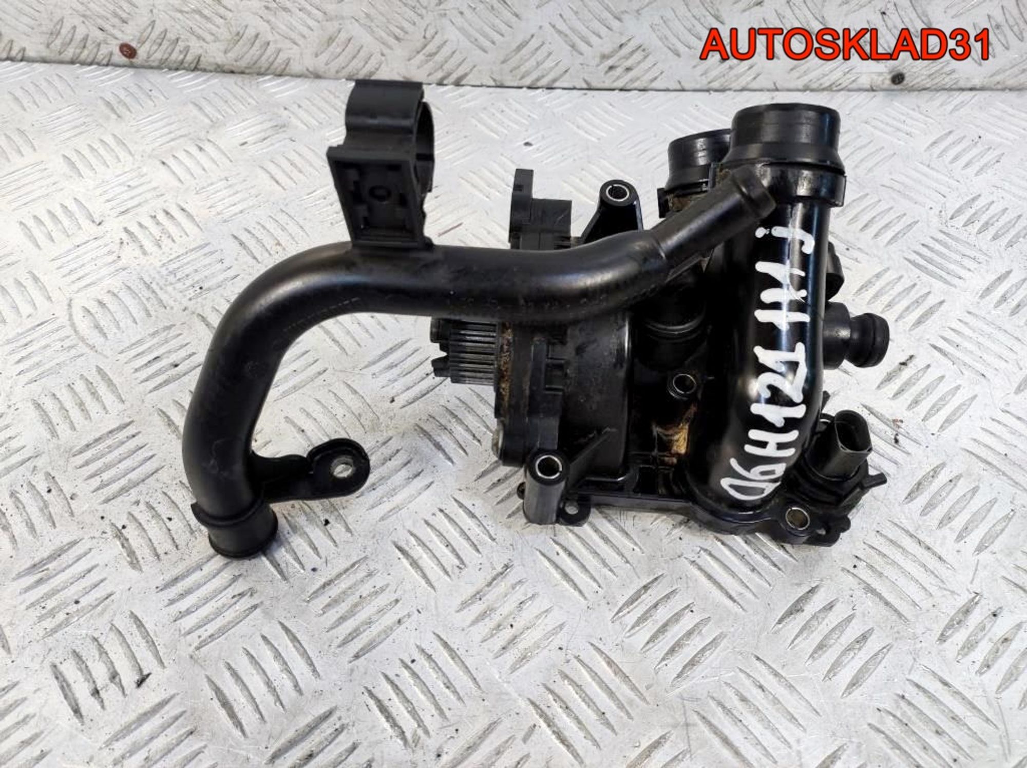 Насос водяной Volkswagen Tiguan 06H121111J Бензин, 4100 рублей, Дубовое