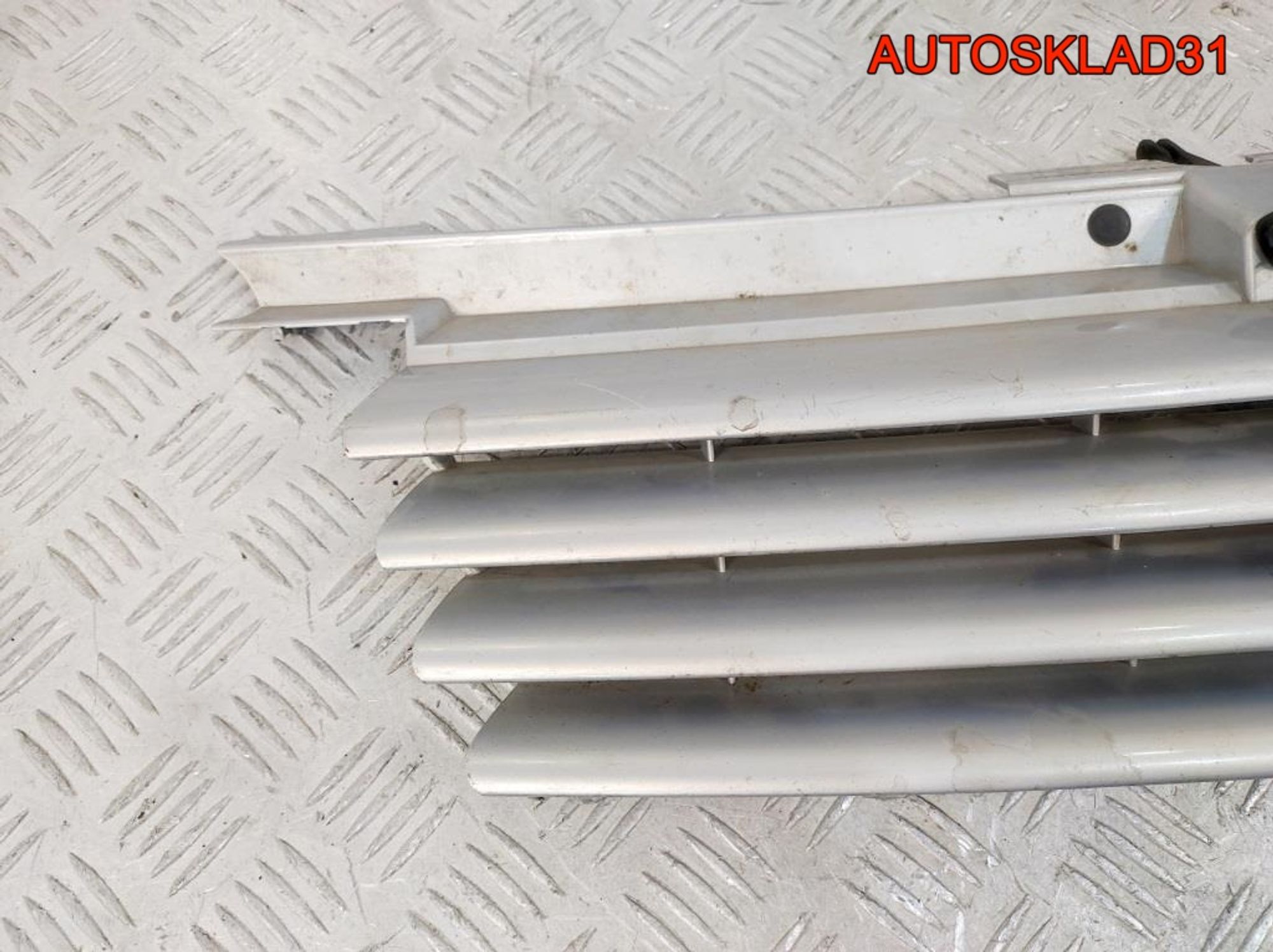 Решётка радиатора Volkswagen Bora 1J5853653OE, 2500 рублей, Дубовое