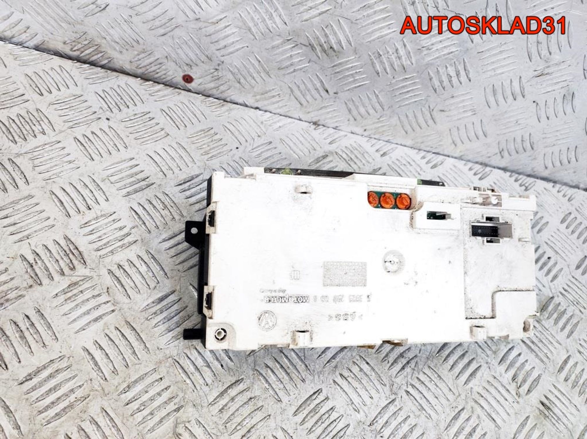 Панель приборов Volkswagen Polo 6N 6N0919861G, 3300 рублей, Дубовое